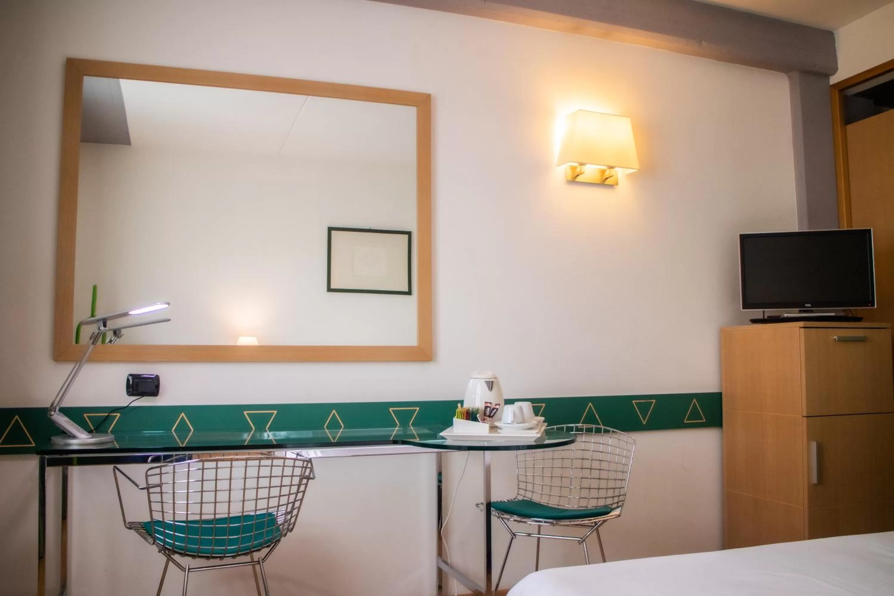 Bedroom, Bed in West Point Airport Hotel