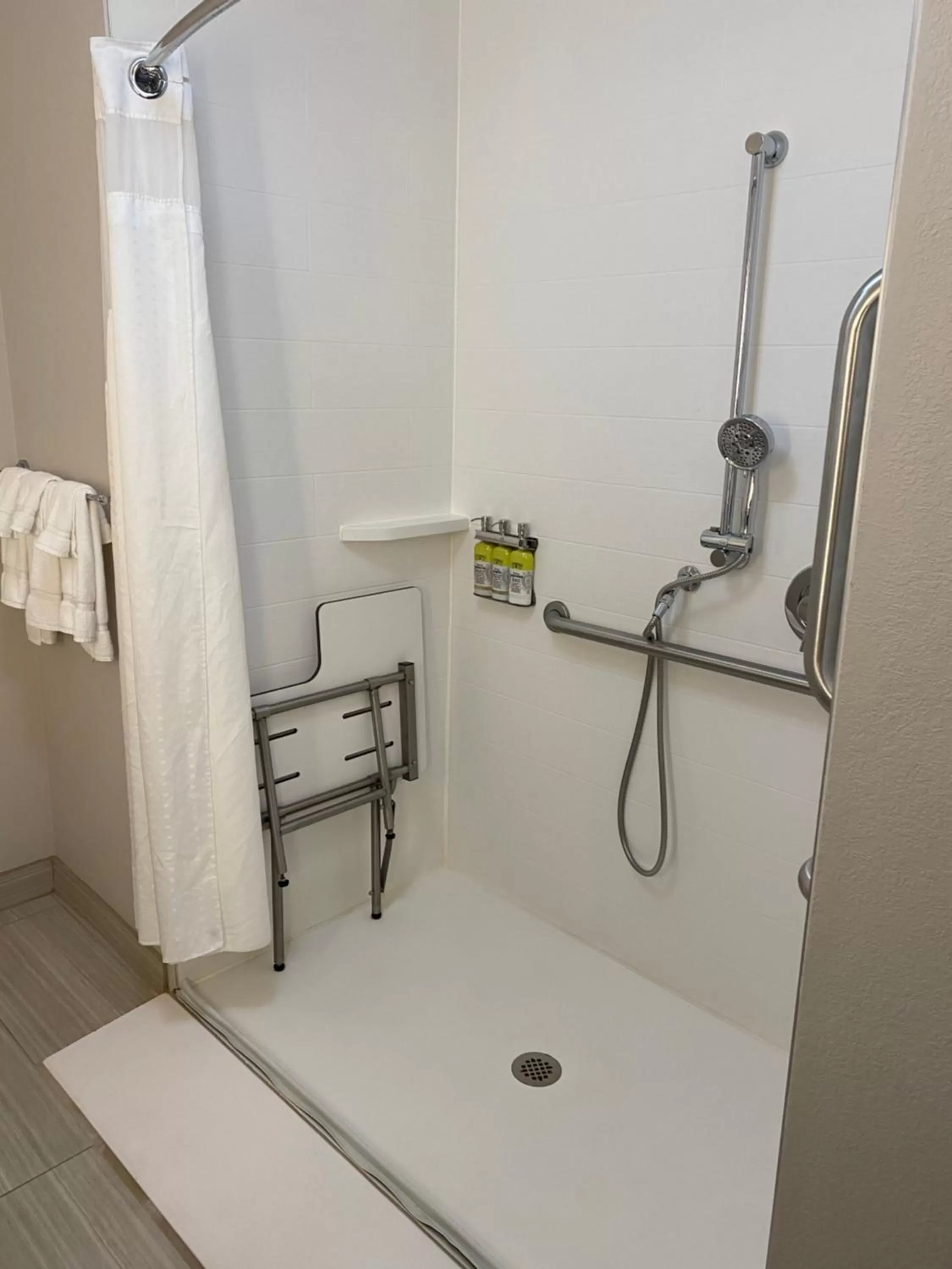 Bathroom in Holiday Inn Express & Suites Atlanta Airport NE - Hapeville by IHG