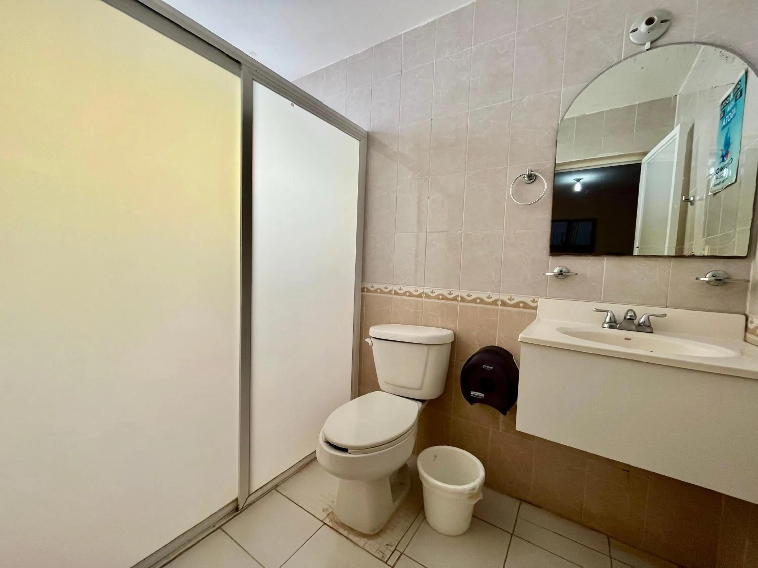 Bathroom in OYO Hotel Puerto Real Coatzacoalcos