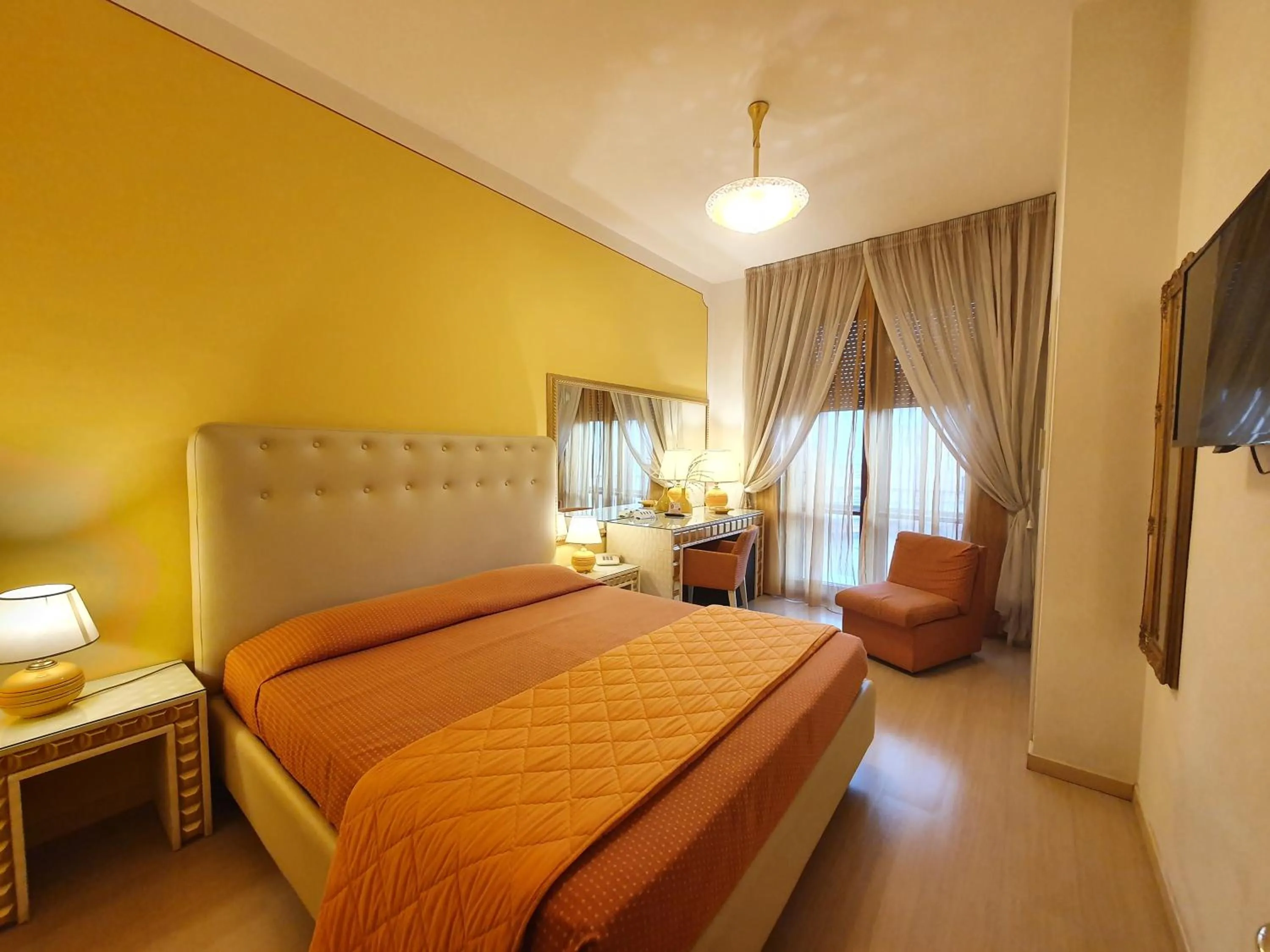 Bed in Hotel Continentale