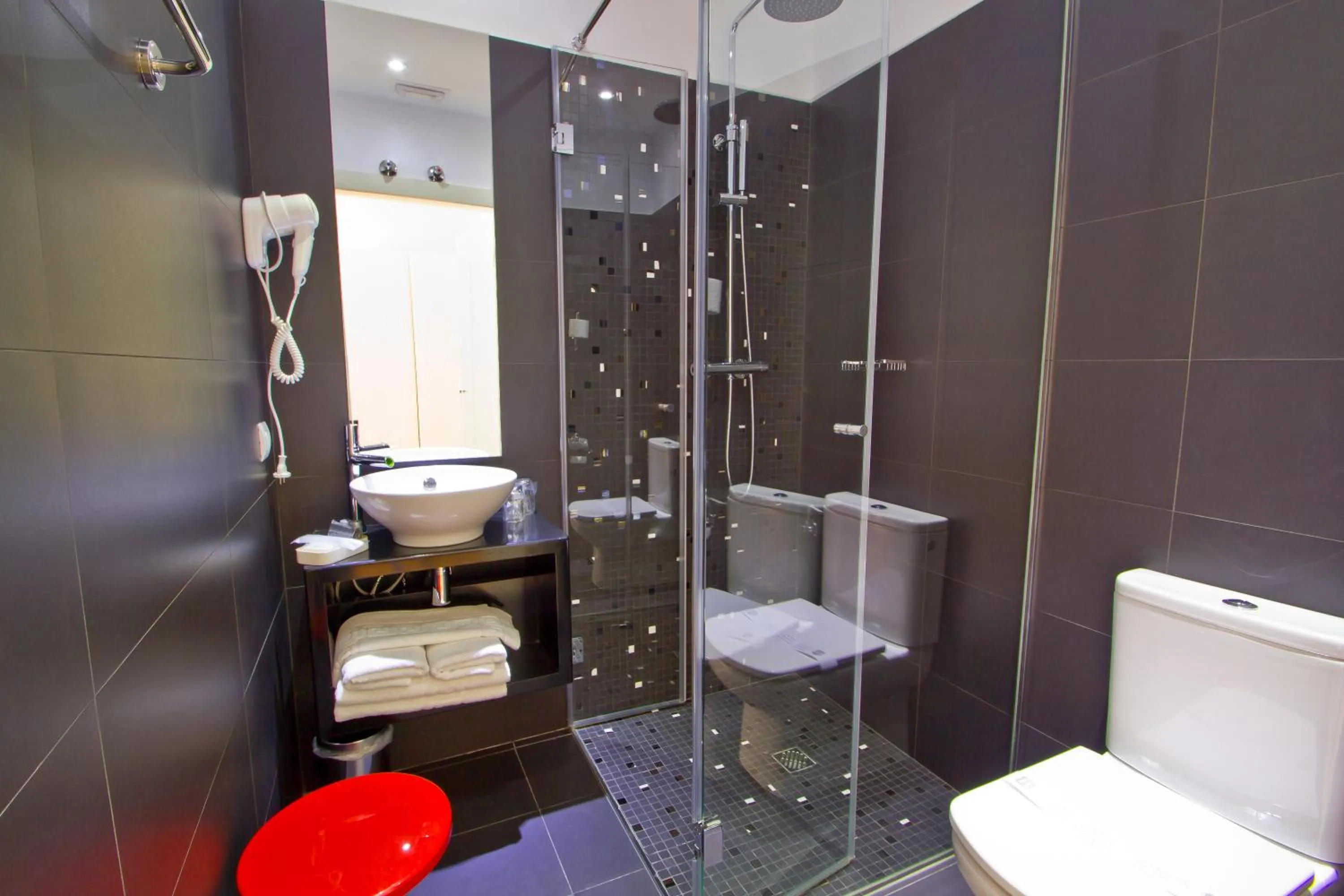 Shower in Villa Arce Hotel