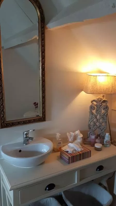 Property building, Bathroom in Het Woonrijk