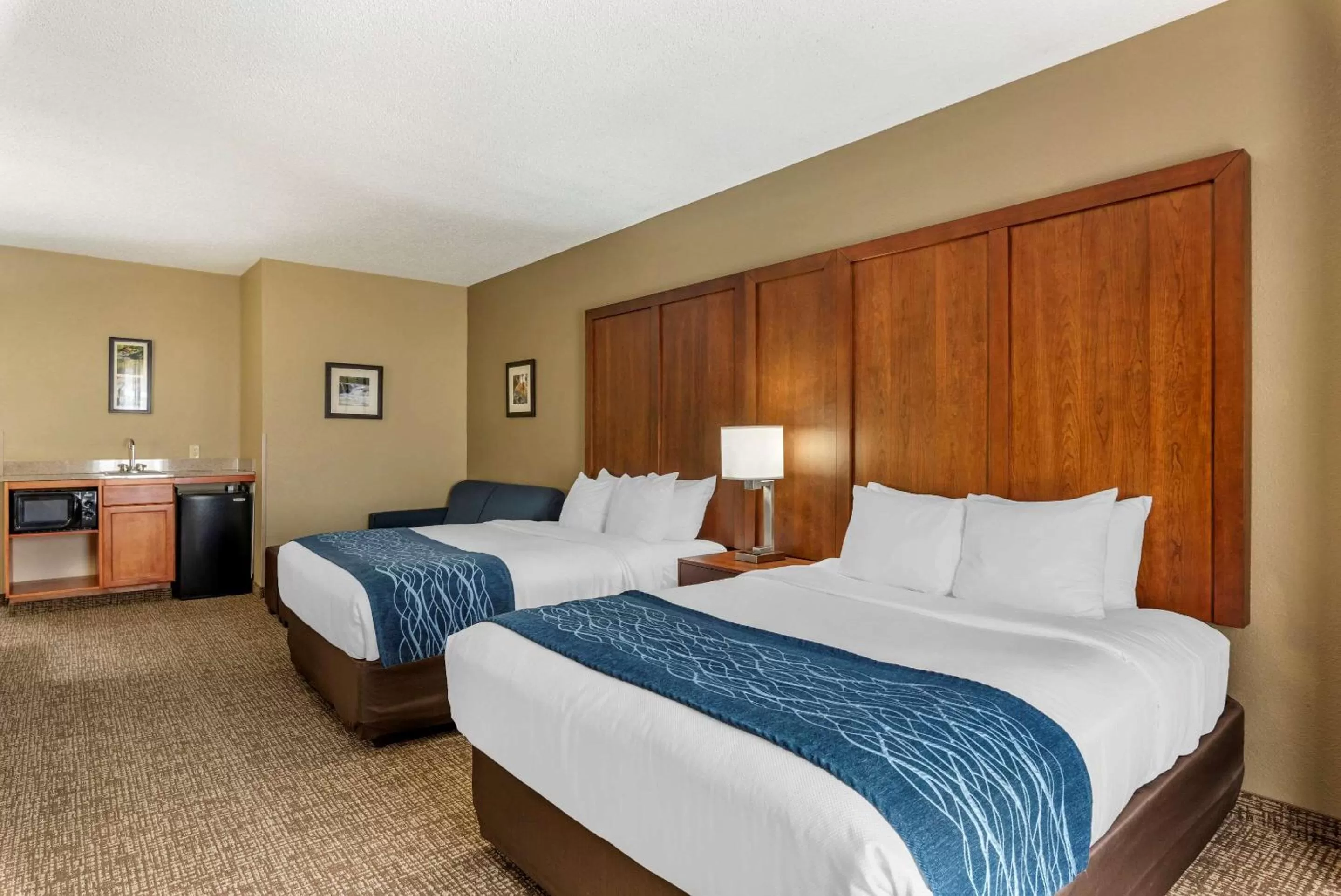 Photo of the whole room, Bed in Comfort Inn & Suites El Dorado