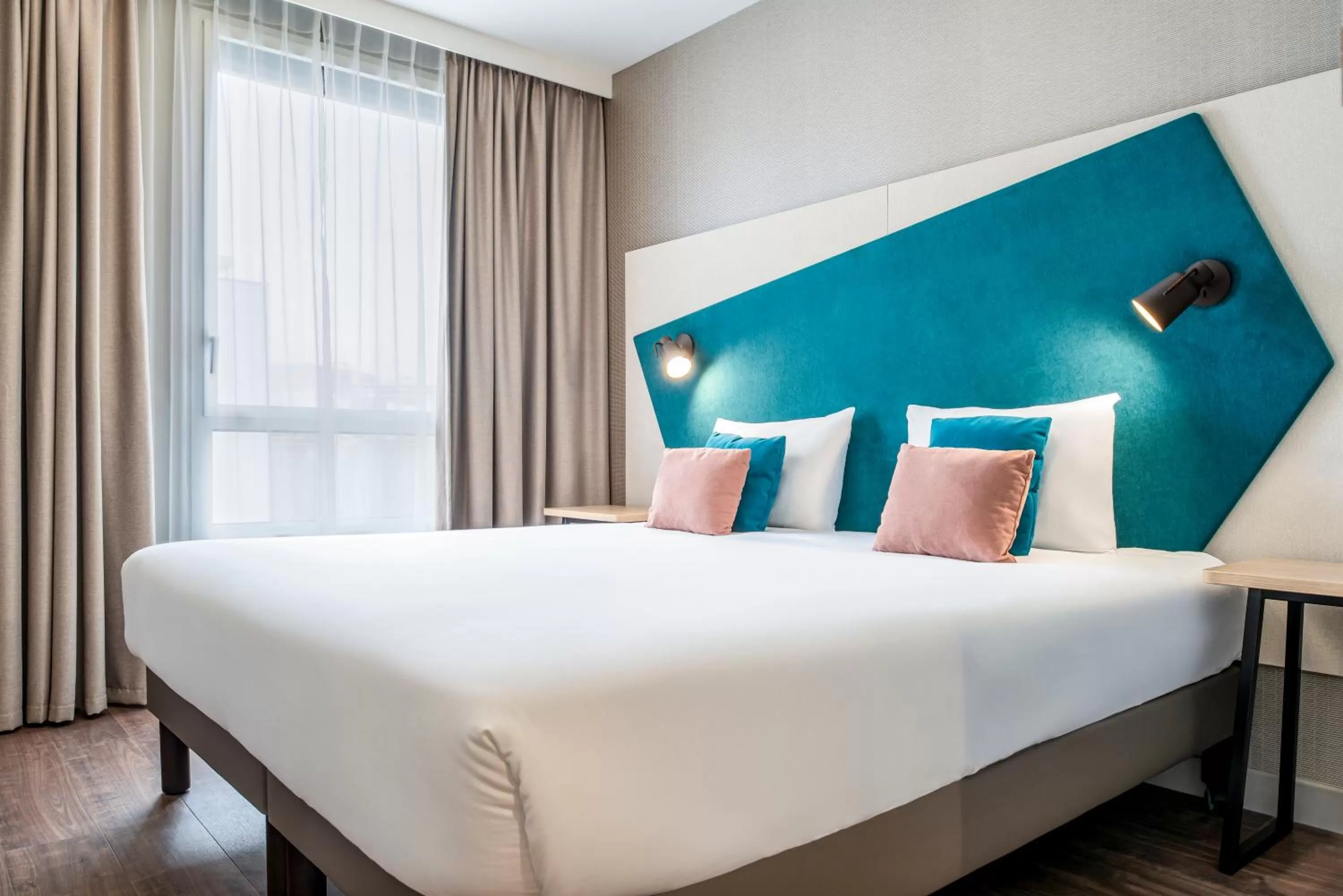Bedroom, Bed in Aparthotel Adagio Paris Nation