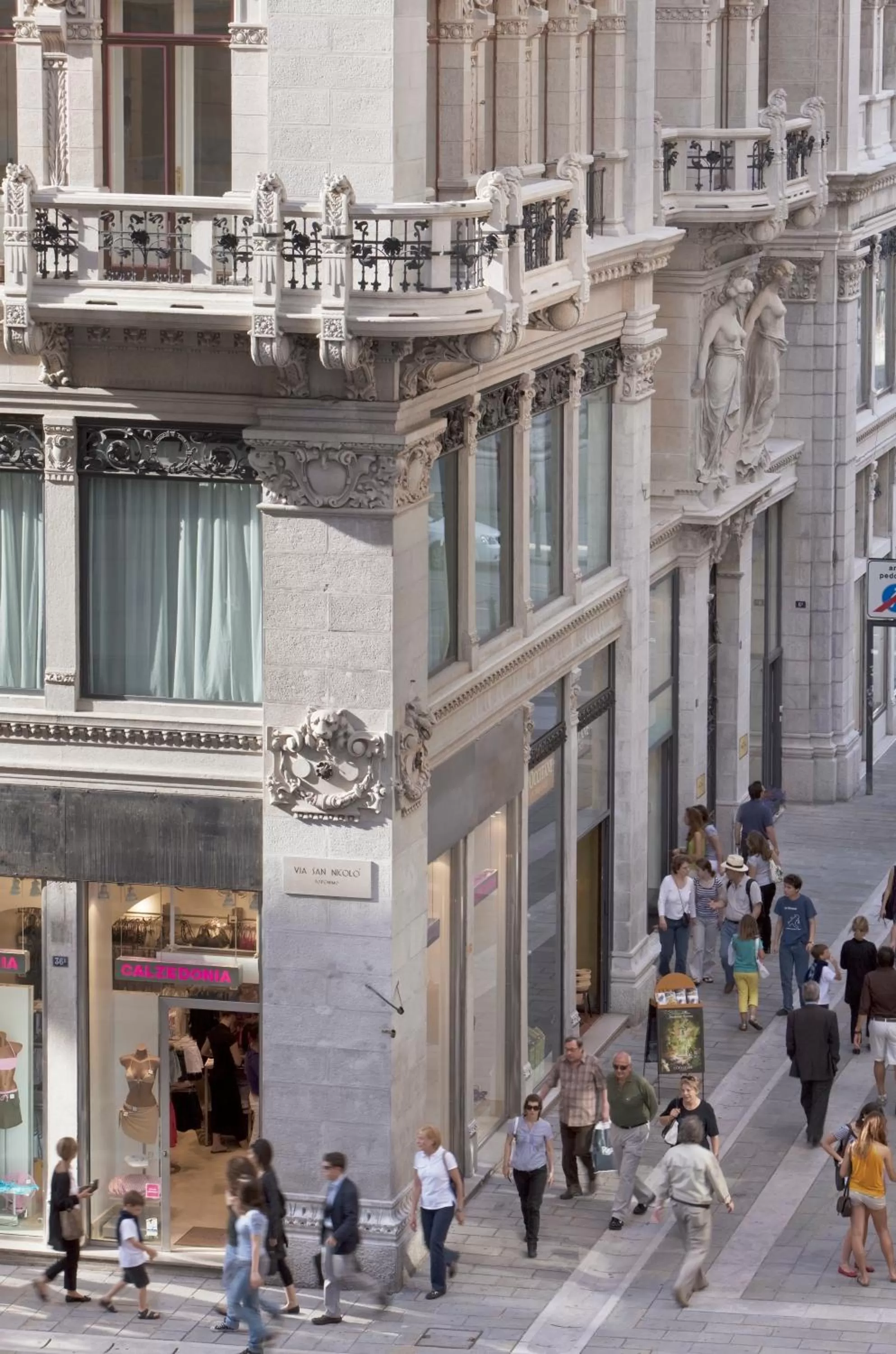 Facade/entrance in Palace Suite