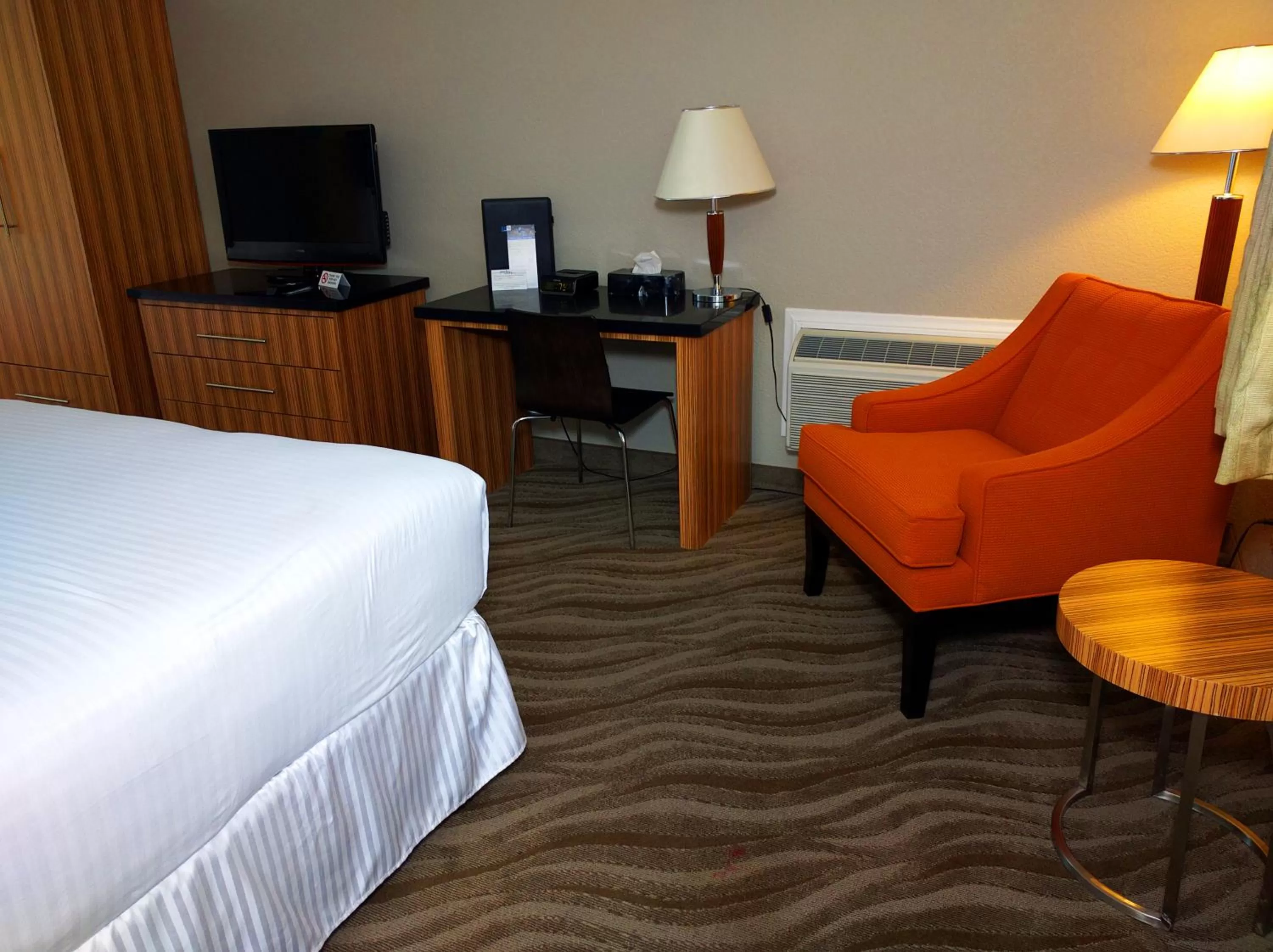 TV and multimedia in Porto Vista Hotel In Little Italy