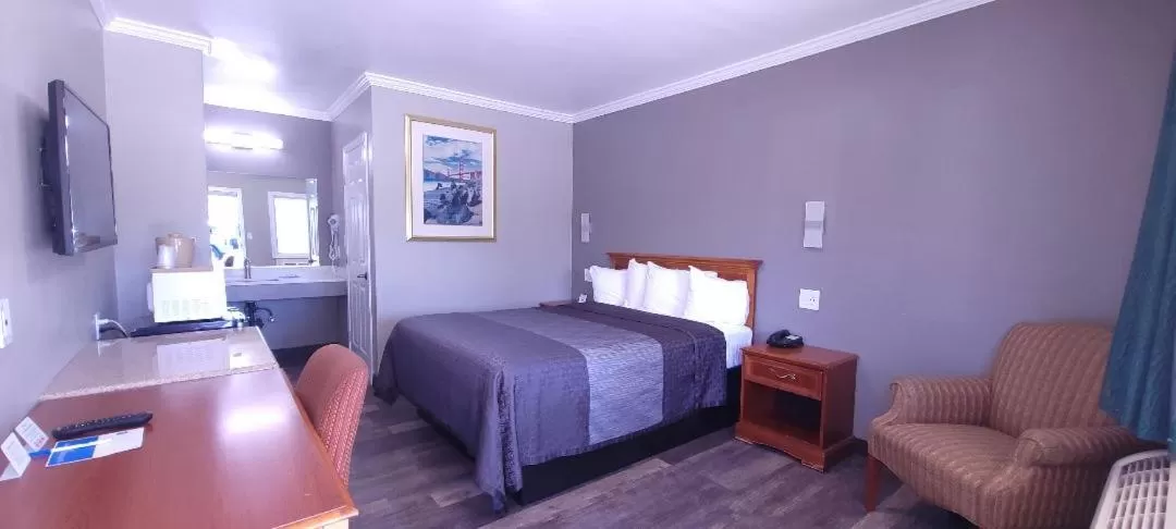 Bed in Sycamore Inn Chico University Area