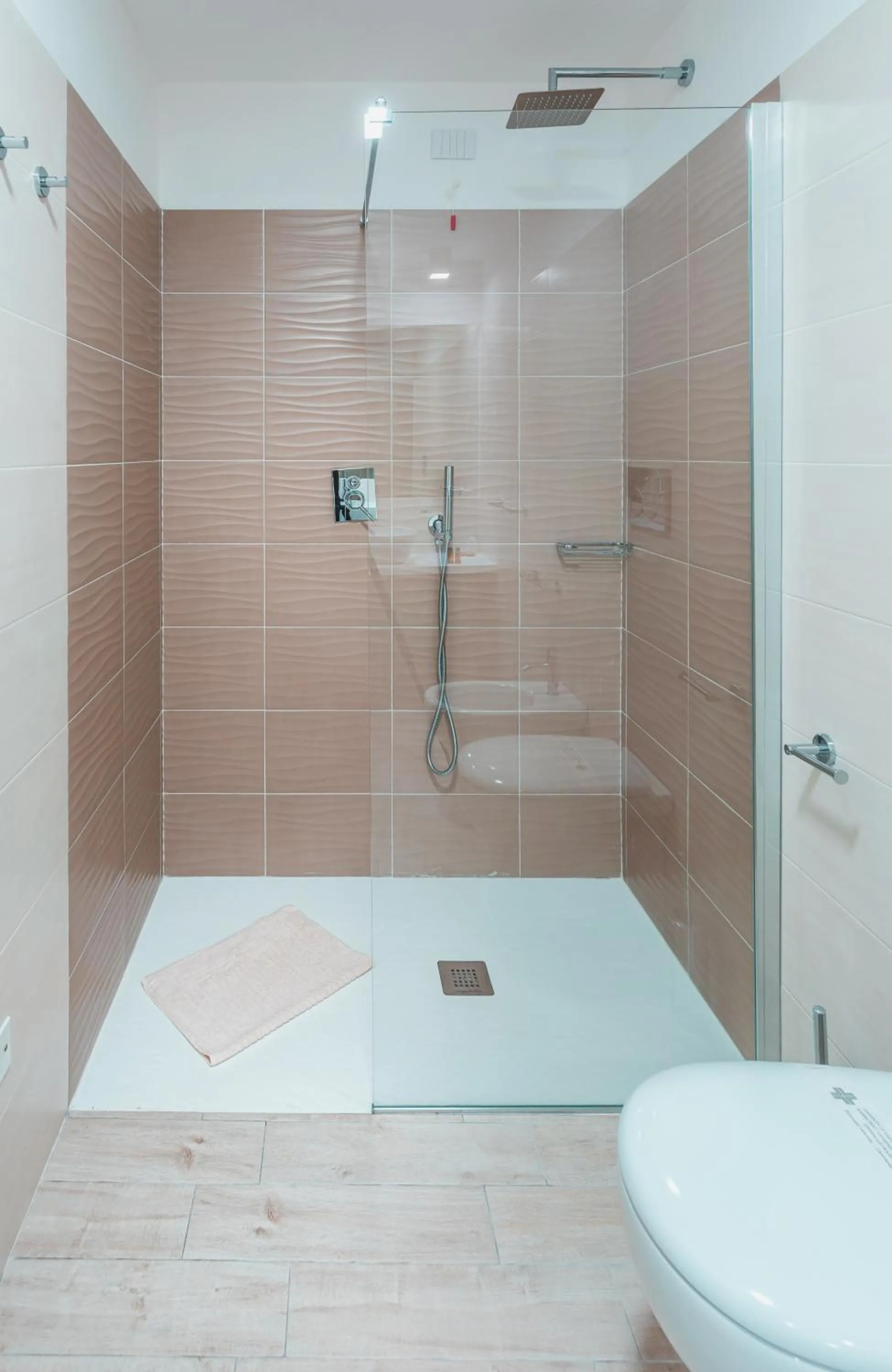 Shower in Hotel Fiore Di Maggio