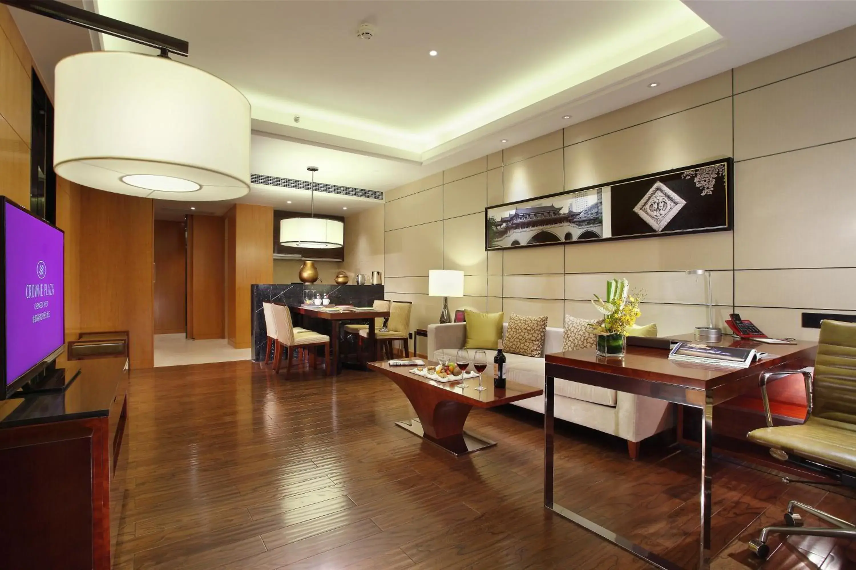 Superior Suite in Crowne Plaza Chengdu West, an IHG Hotel Superior Suite in Crowne Plaza Chengdu West, an IHG Hotel