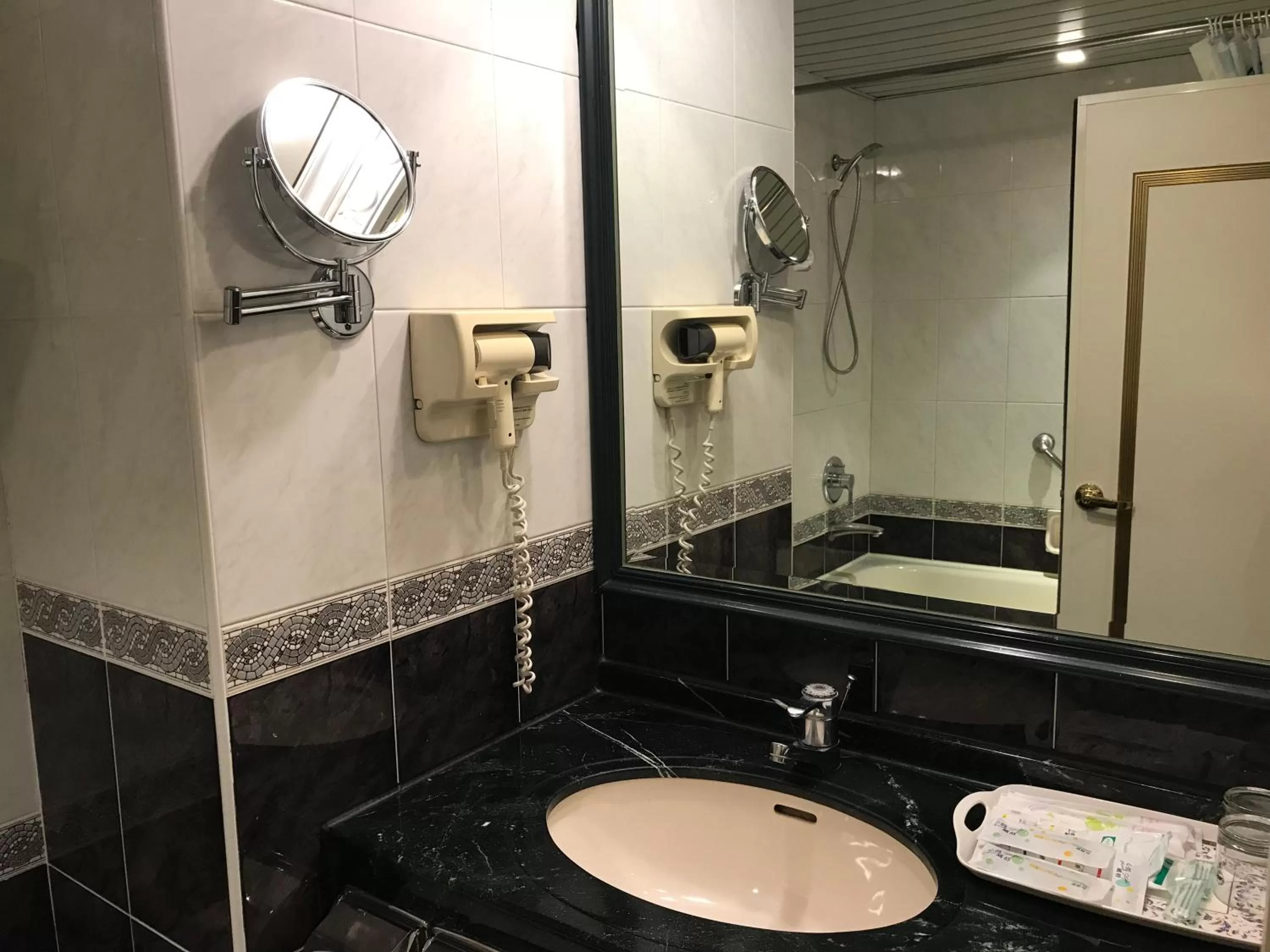 Shower in Sunrise Hotel