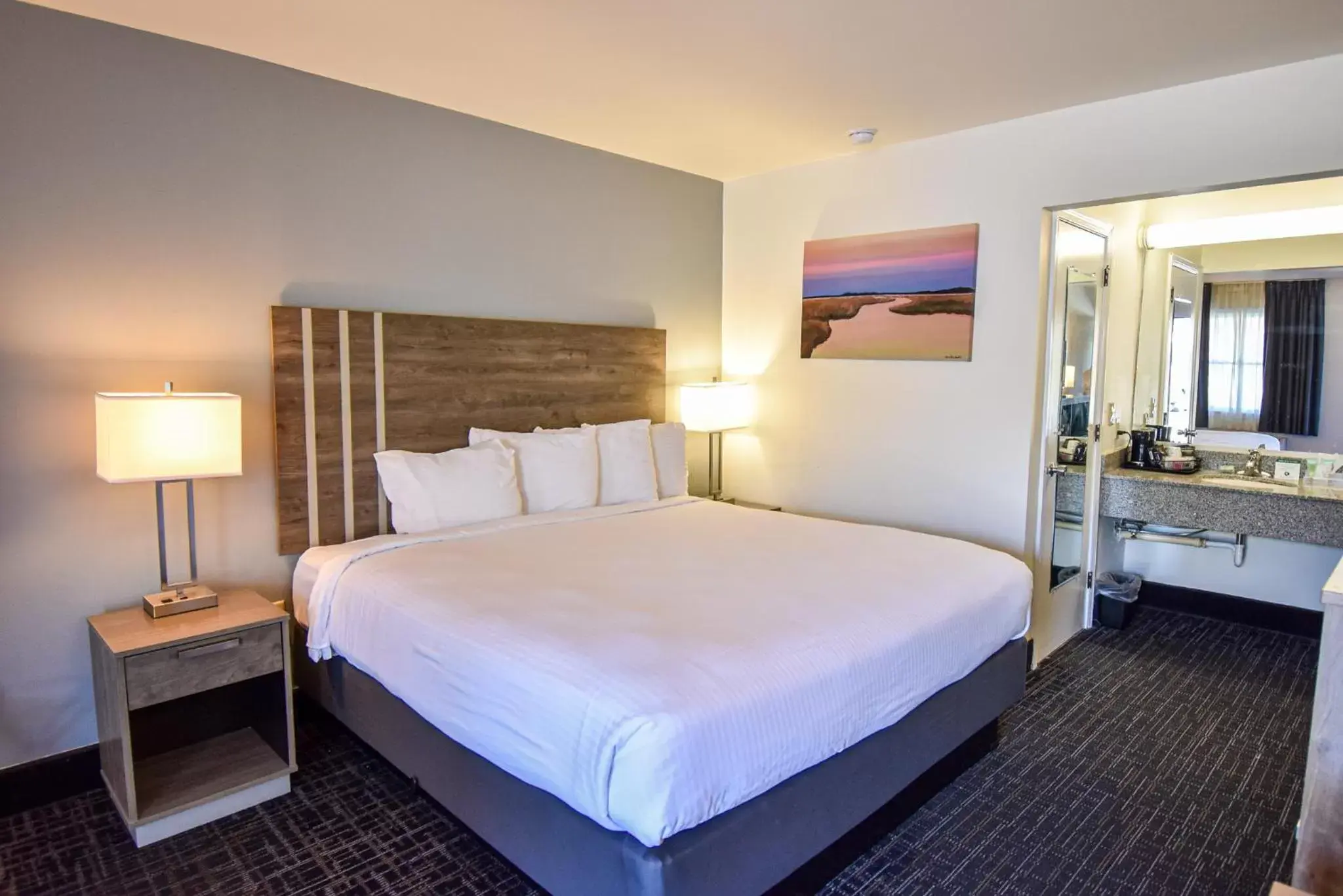 Standard King Room in St. Michaels Inn Standard King Room in St. Michaels Inn