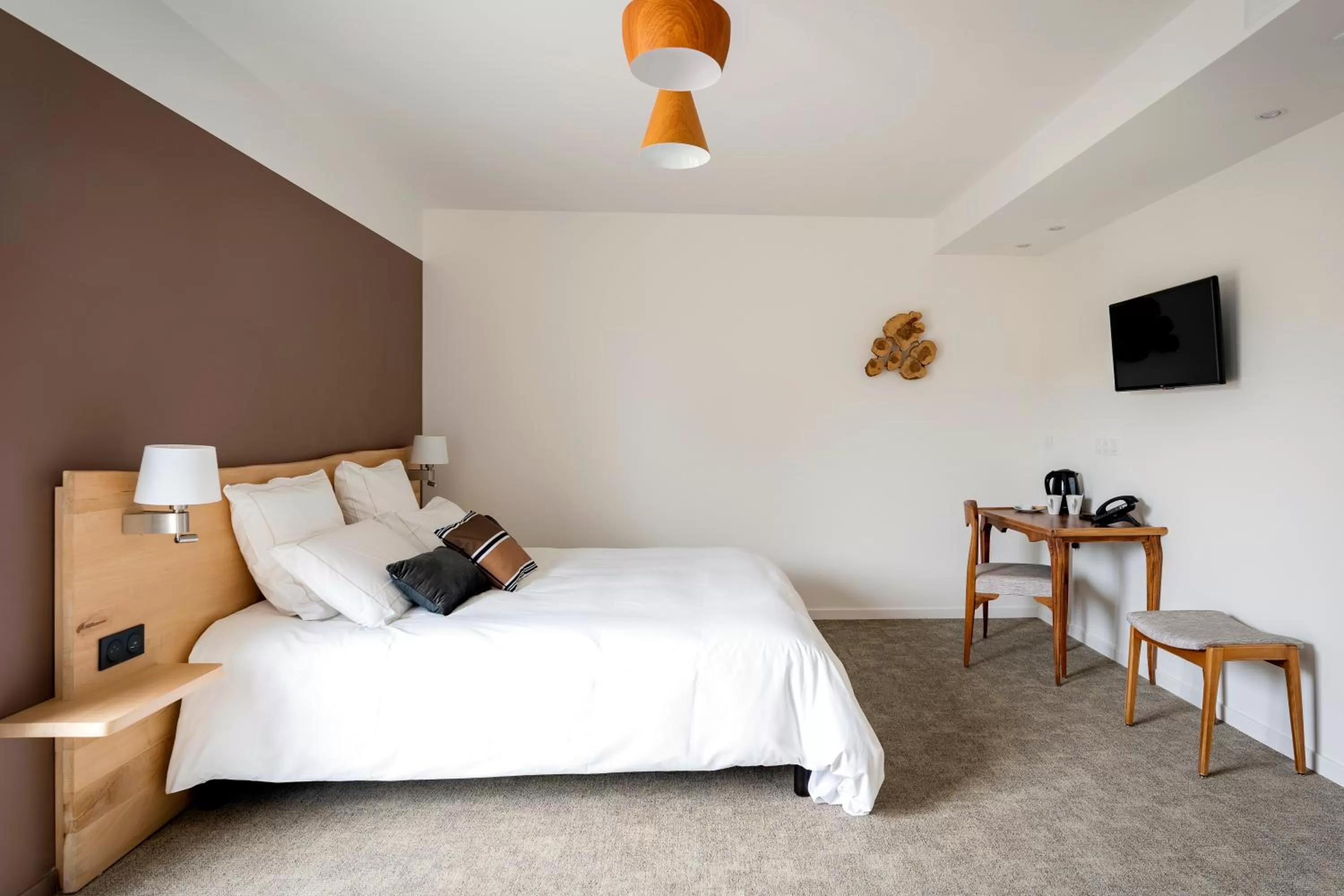 Photo of the whole room, Bed in HOTEL LE 25