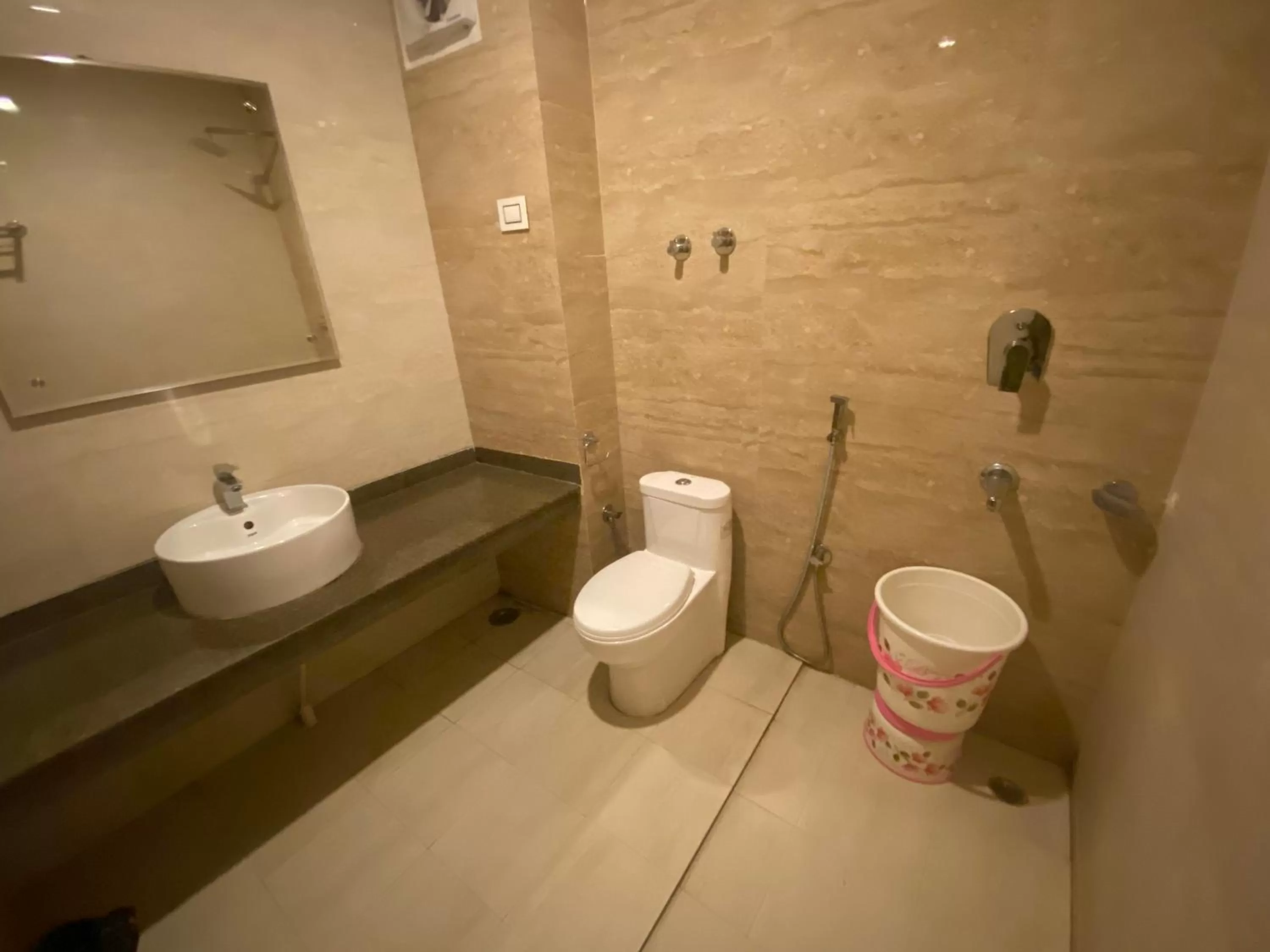Bathroom in Hotel Ambika Resort Manali