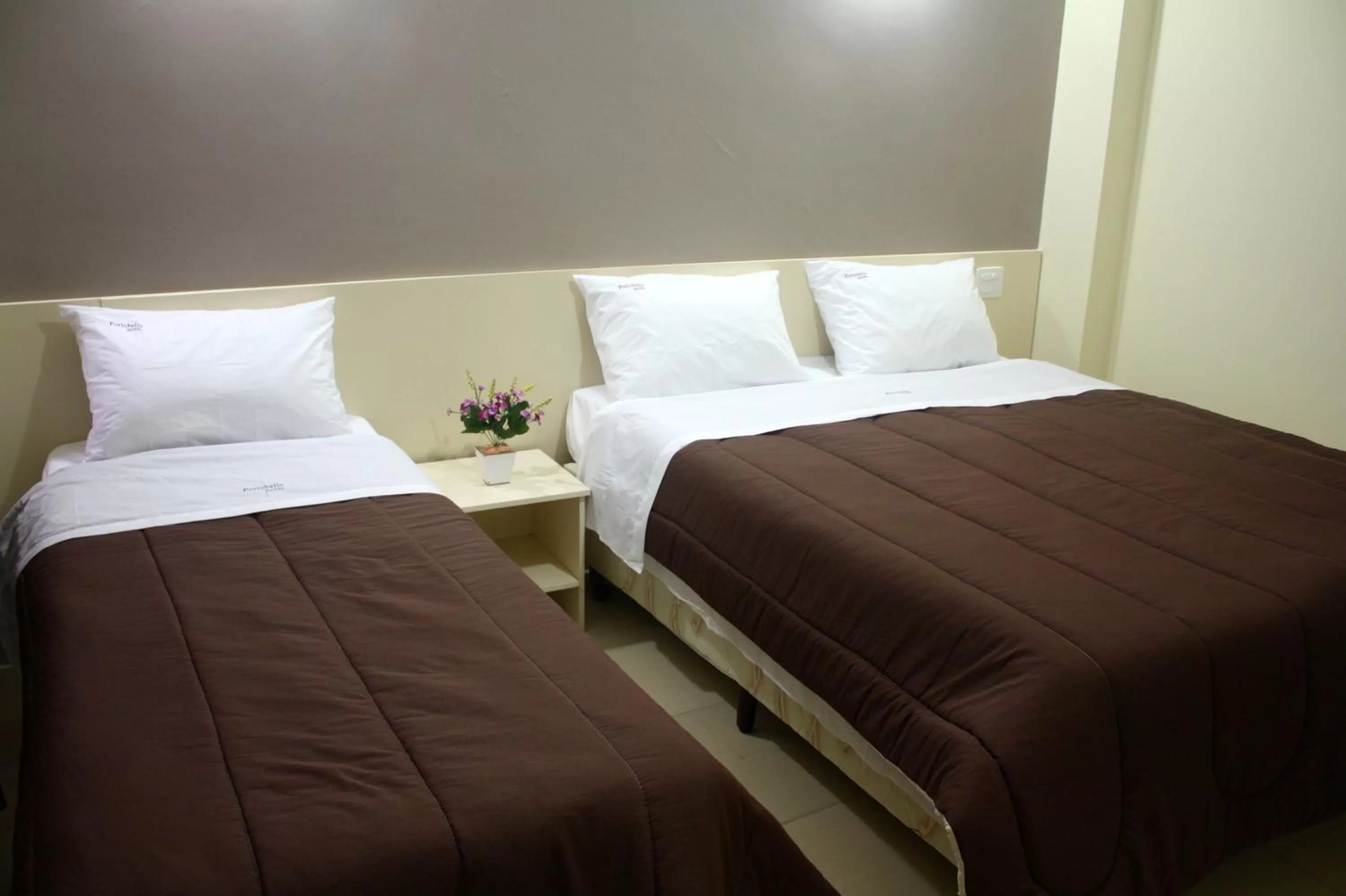 Bed in Hotel Portobello