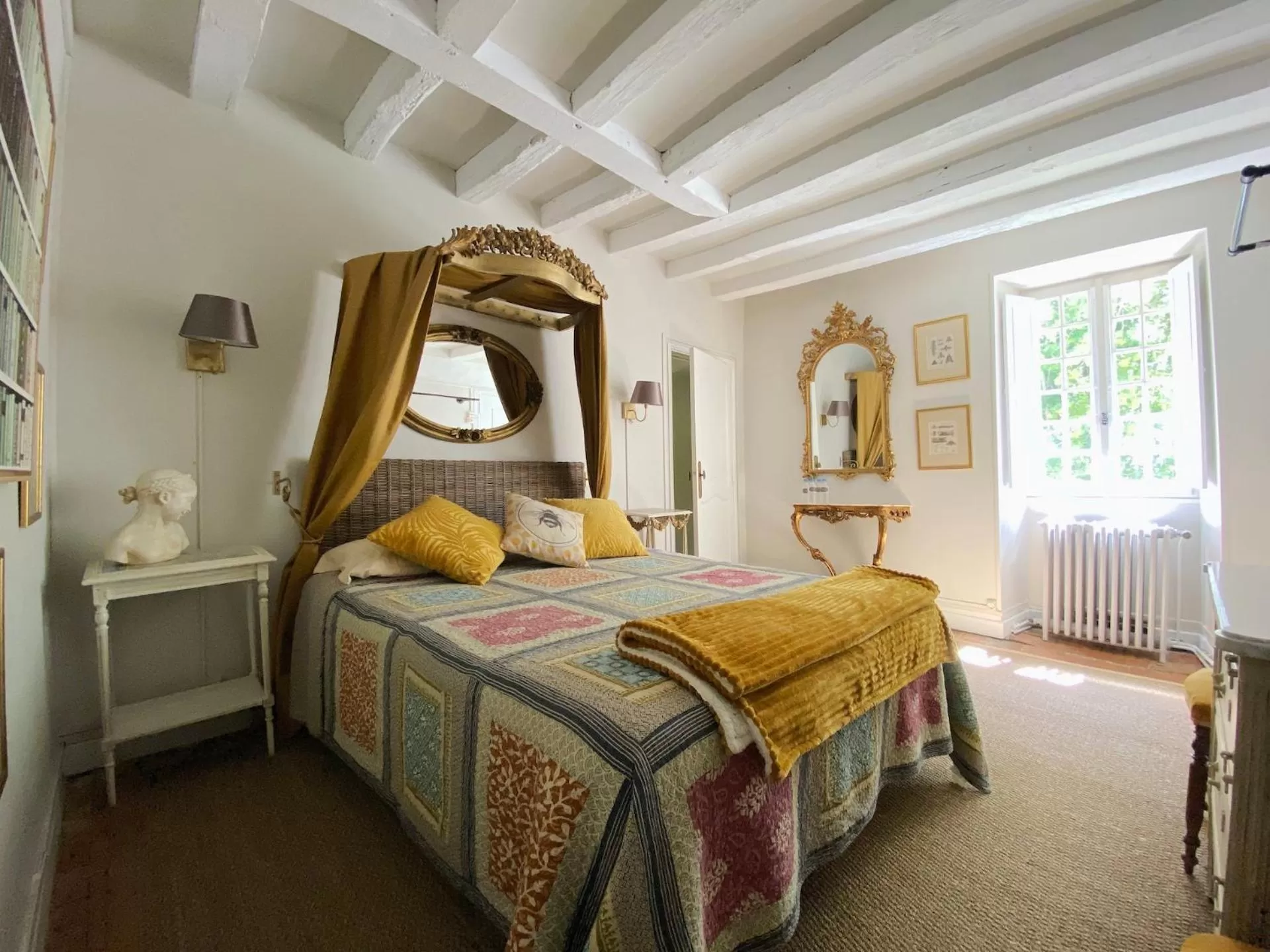 Photo of the whole room, Bed in Le Petit Chateau De Sainte Colombe