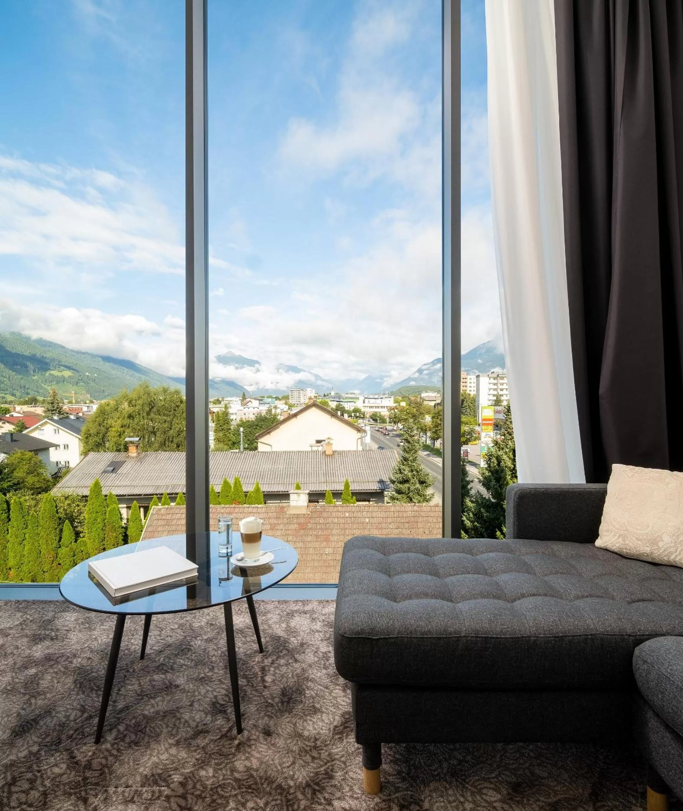 Mountain View in On The Way 24 - Sauna & Golfsimulator inklusive