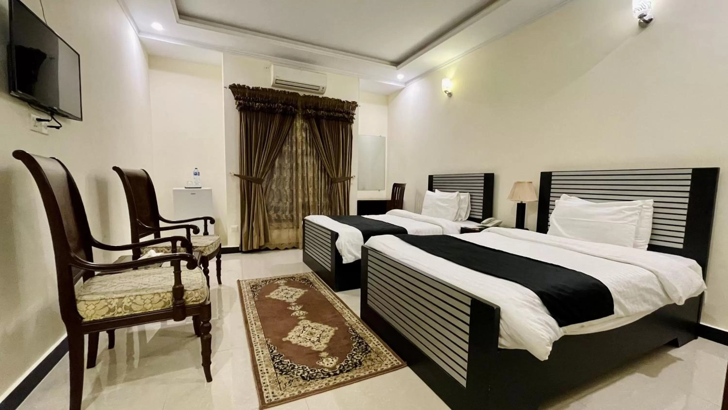 Standard Twin Room in Hotel de Raj Sialkot