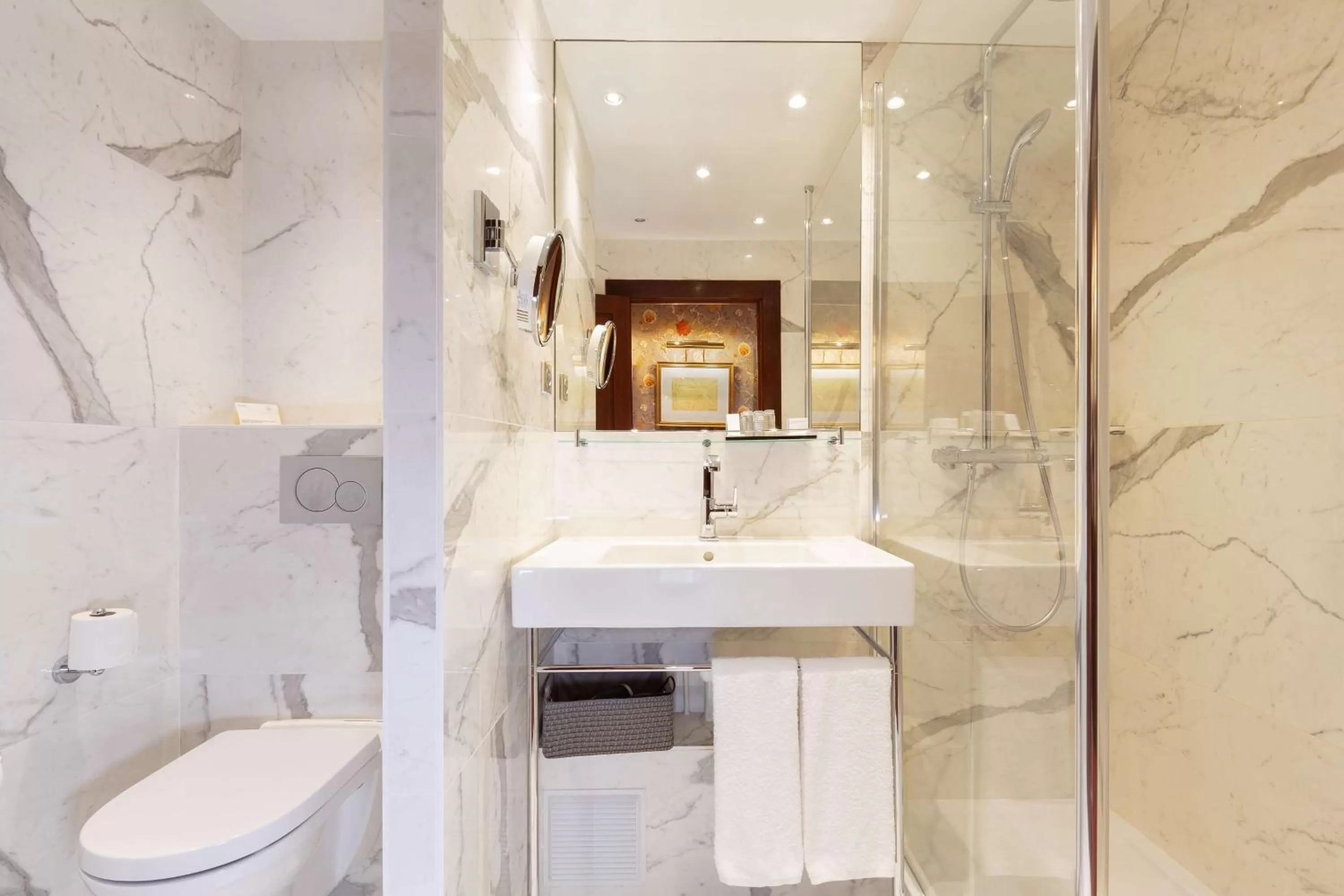 Bathroom in Grand Hotel de l'Opera - BW Premier Collection