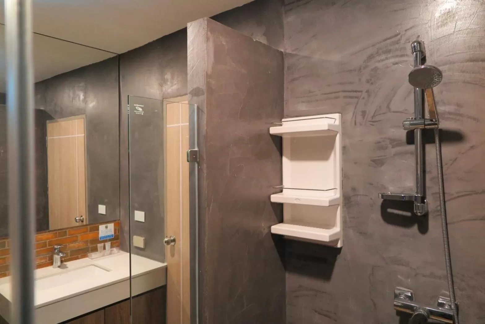 Bathroom in V20 Boutique Jacuzzi Hotel