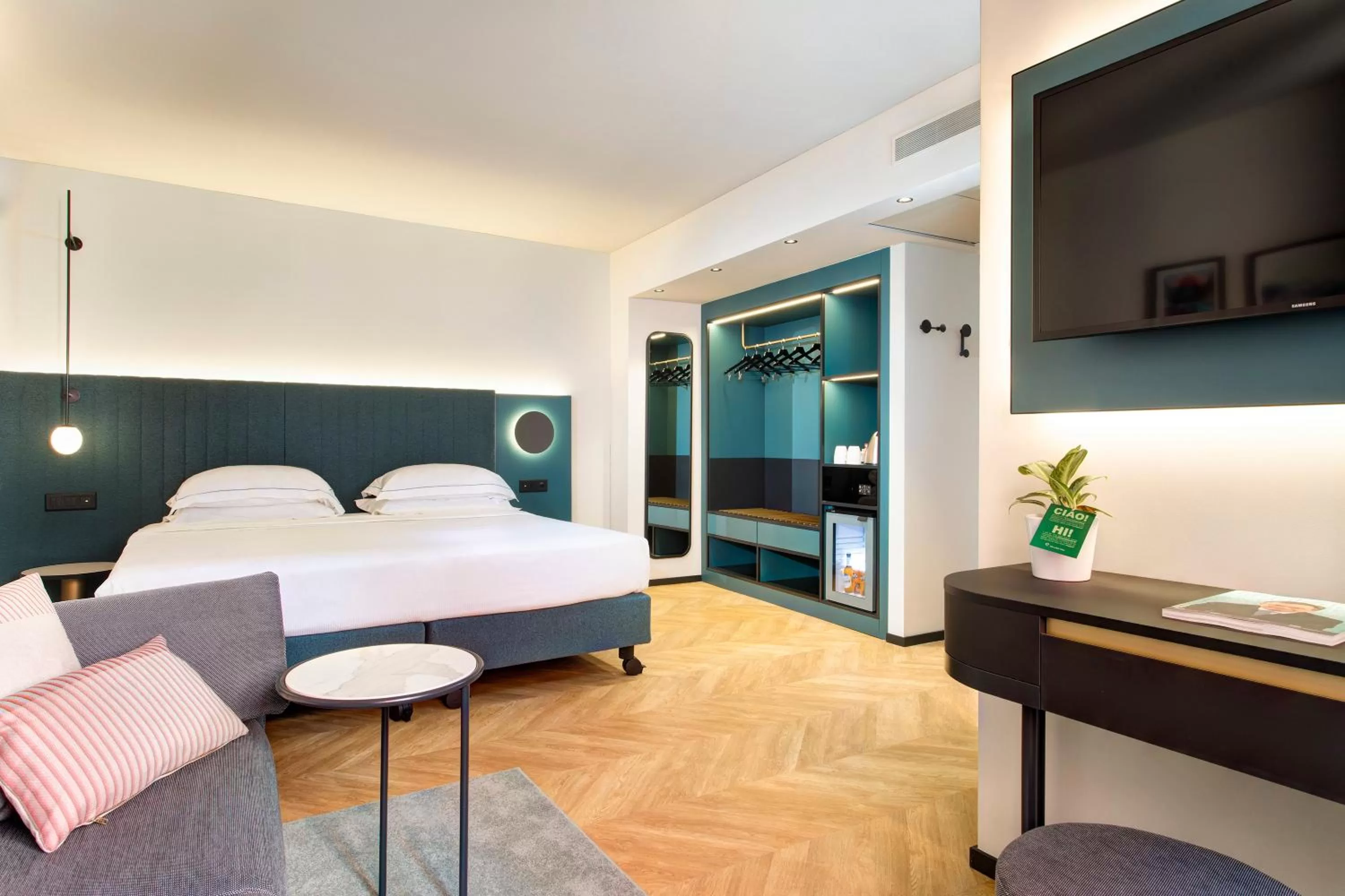 Bed in LUGANODANTE Boutique & Lifestyle Hotel