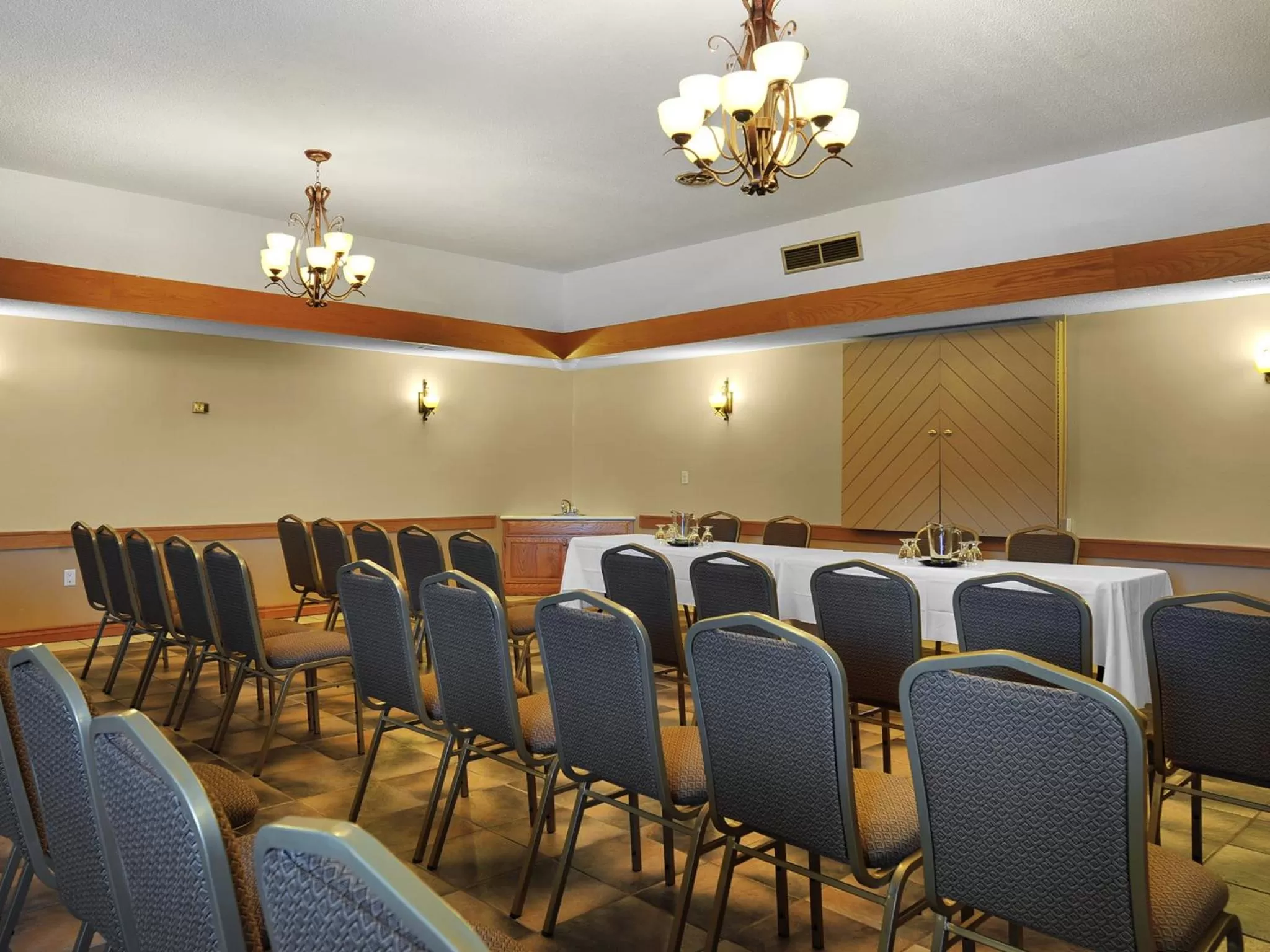 On site in Travelodge by Wyndham Simcoe