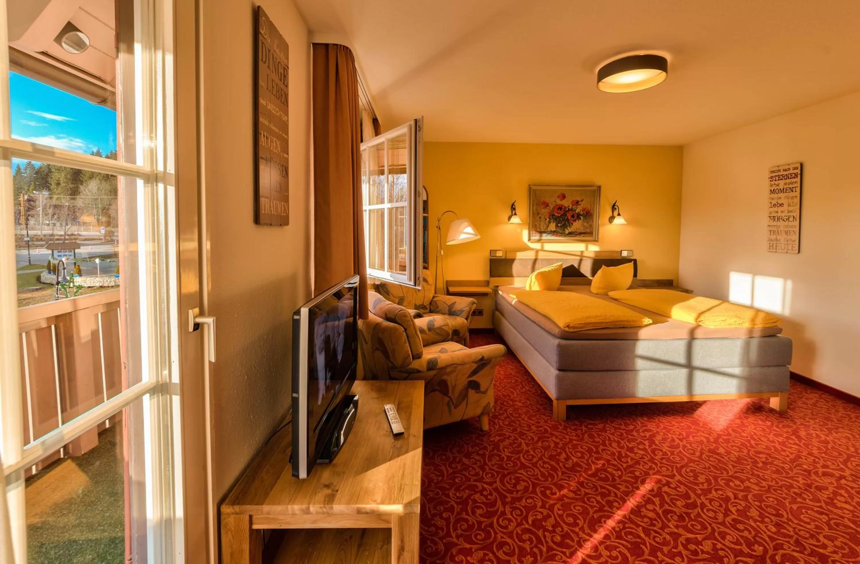 Photo of the whole room in Hotel Sonneneck Titisee -Adults Only-