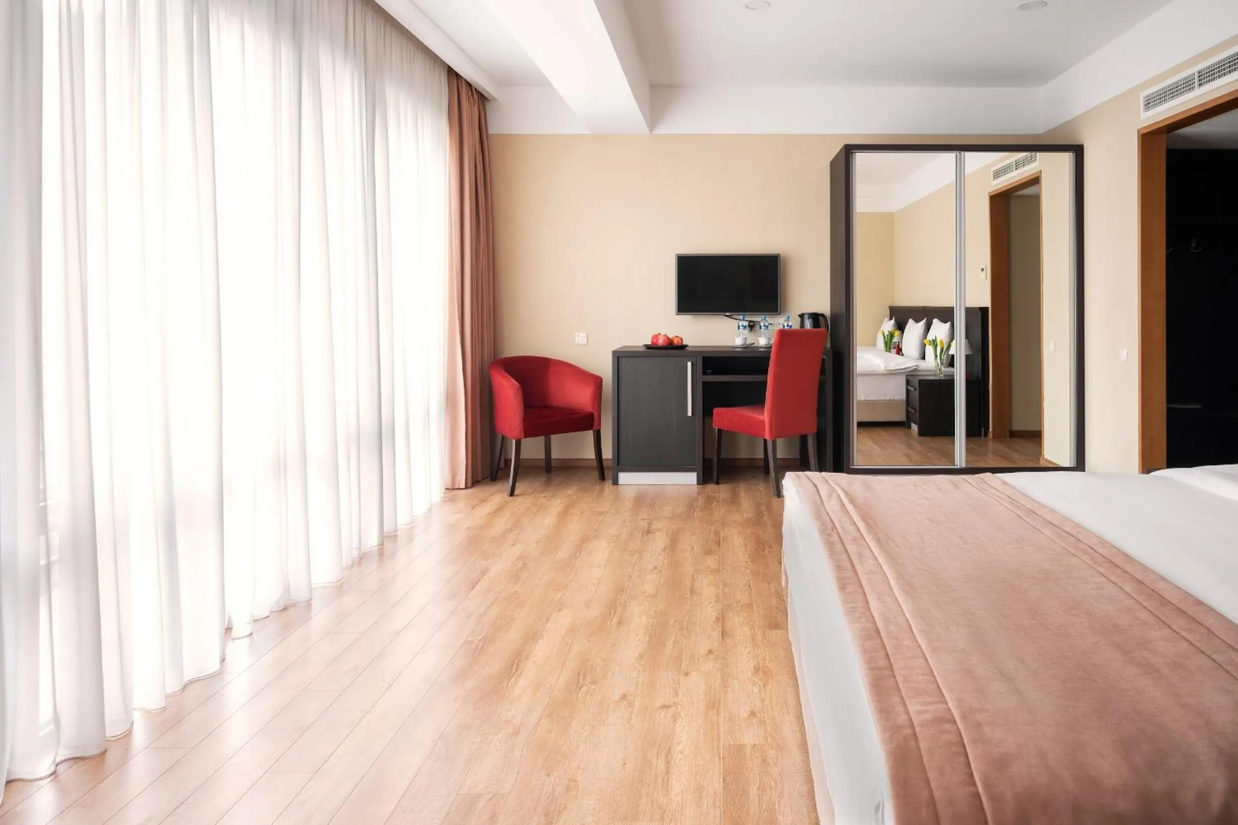 TV and multimedia, Bed in Sephia Hotel