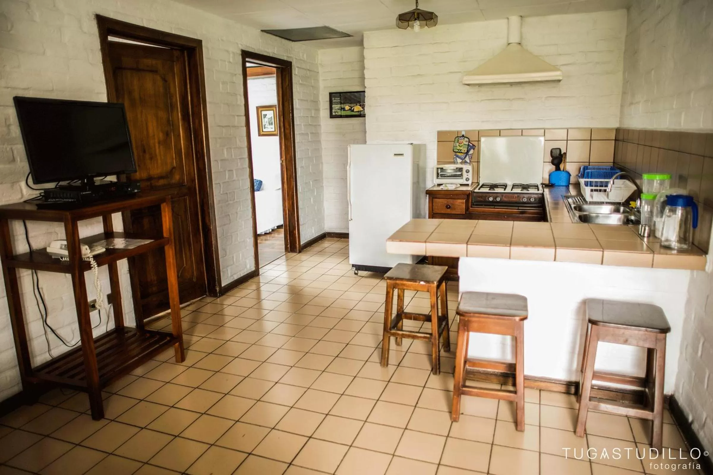 Kitchen or kitchenette, Kitchen/Kitchenette in Apartamentos Otorongo Cuenca Ecuador