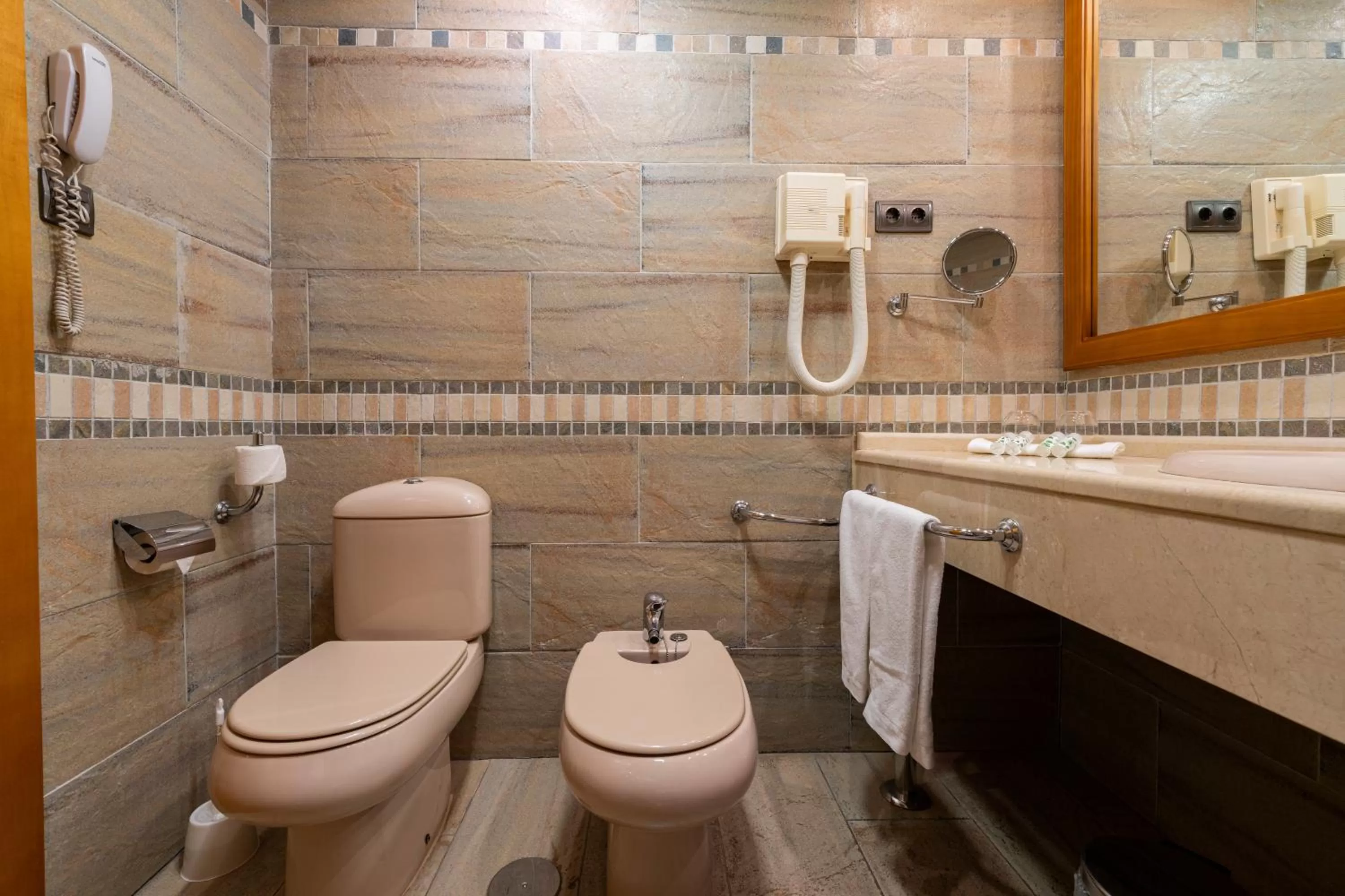 Family Room (2 Adults + 1 Child) in Hotel Antequera Hills