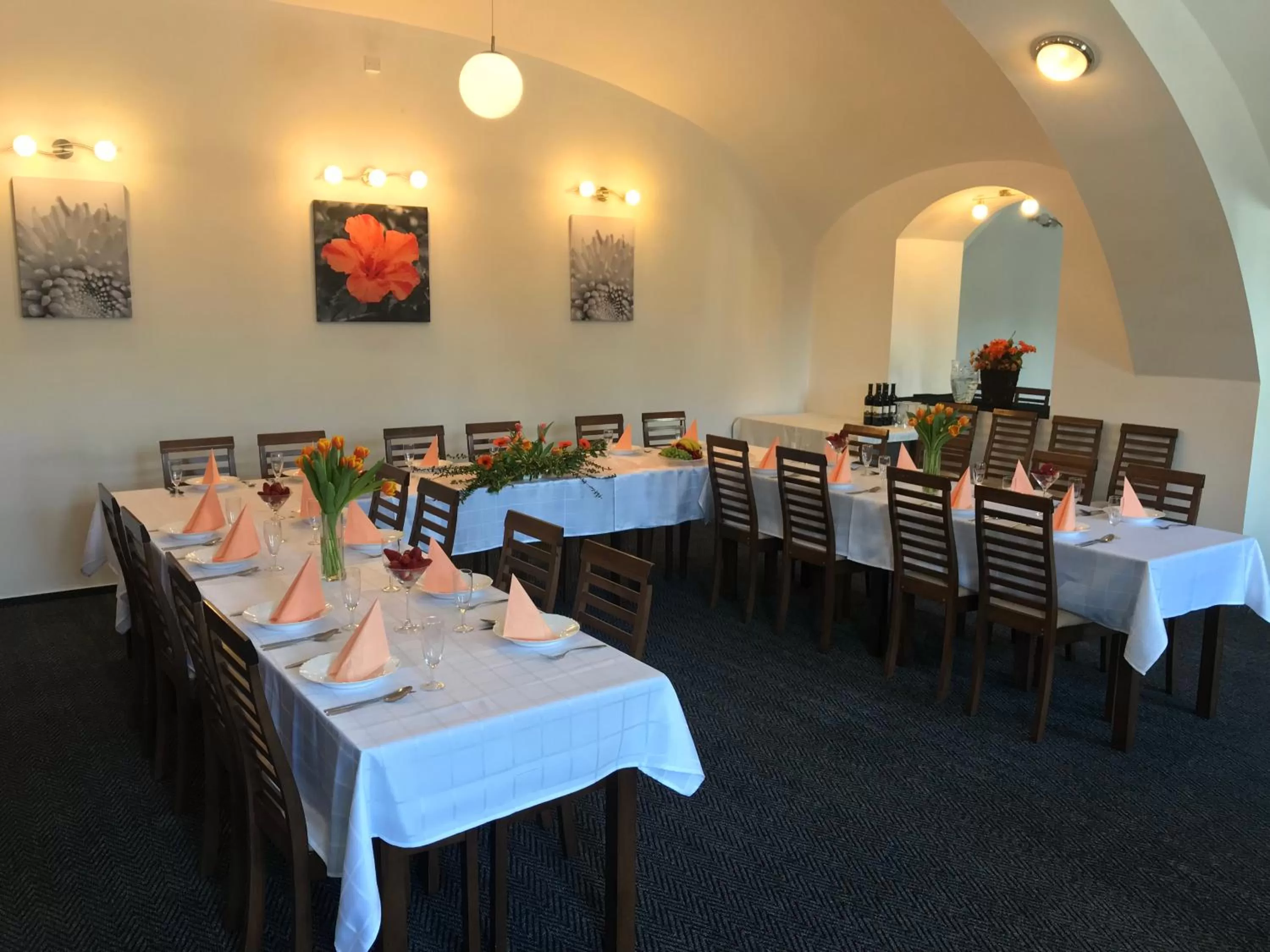 Restaurant/Places to Eat in Hotel Algar