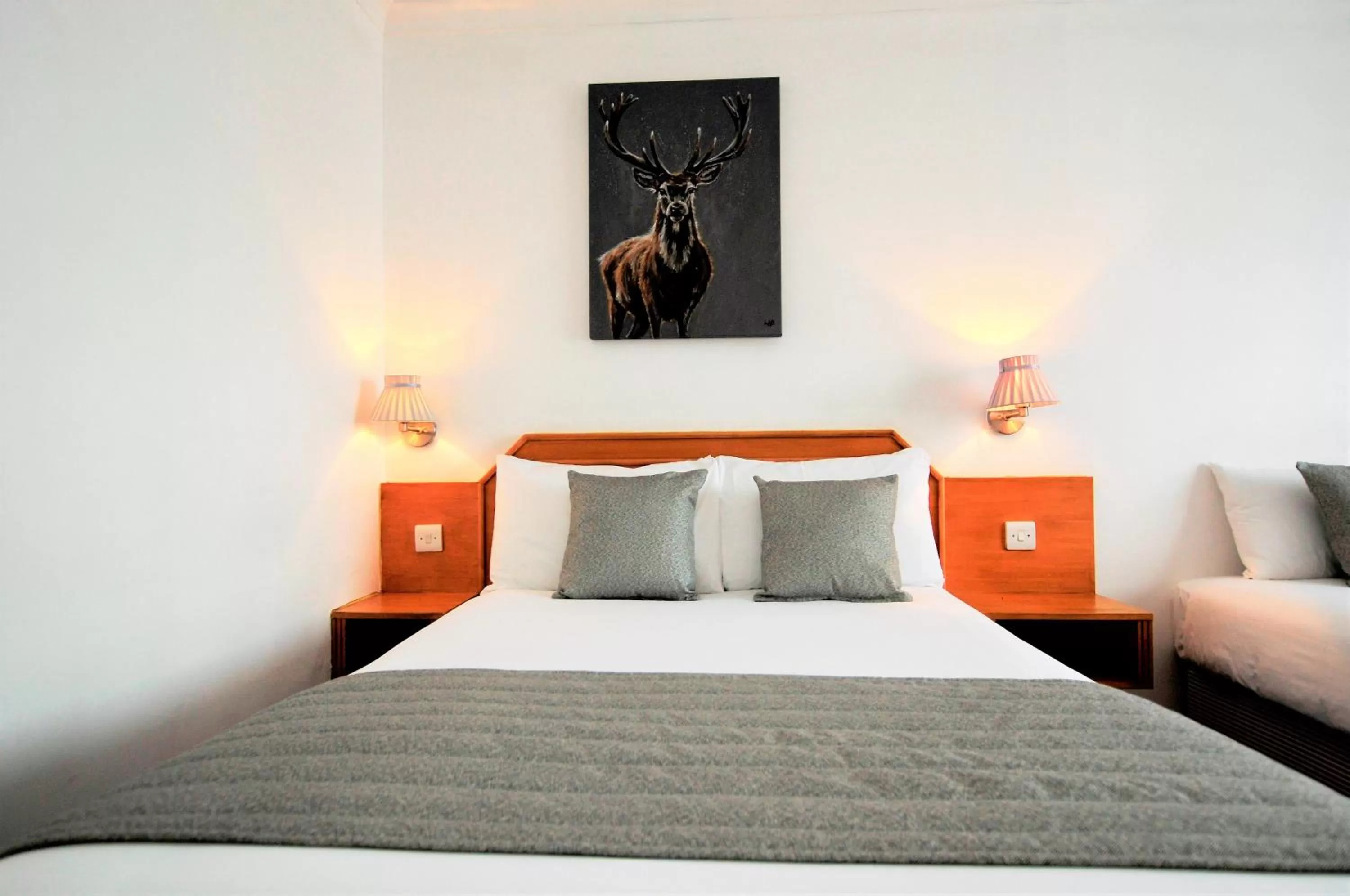 Bed in Days Inn Hamilton