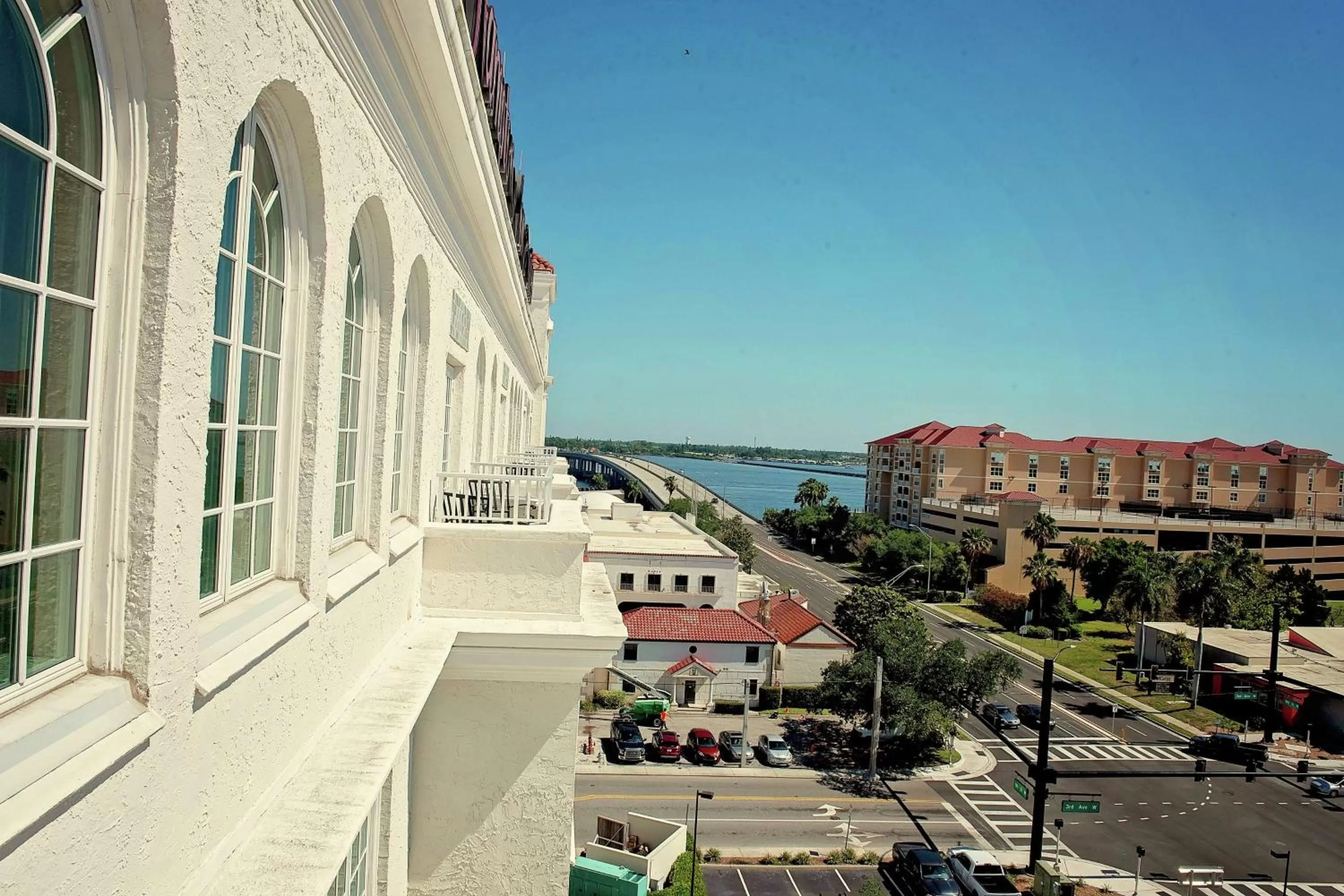 Property building in Hampton Inn & Suites Bradenton