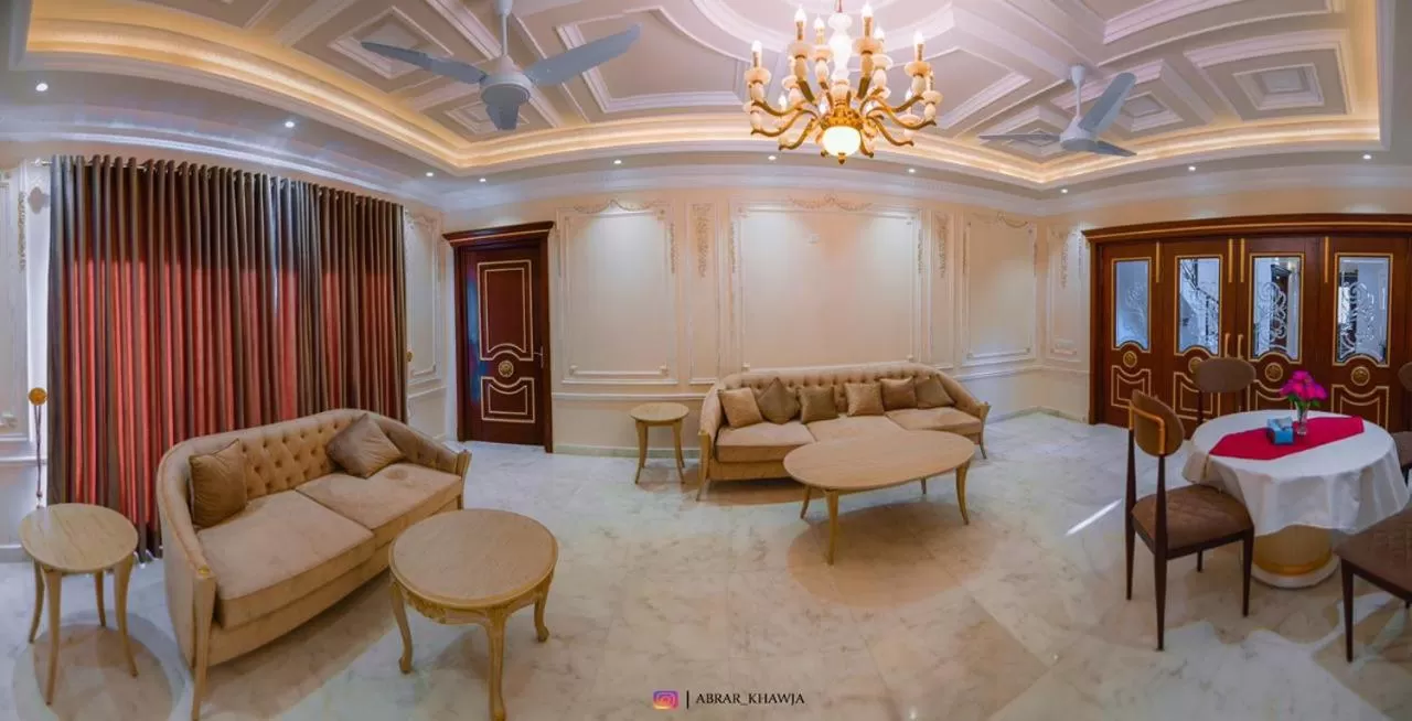 Living room, Seating Area in Arish Luxury Suites