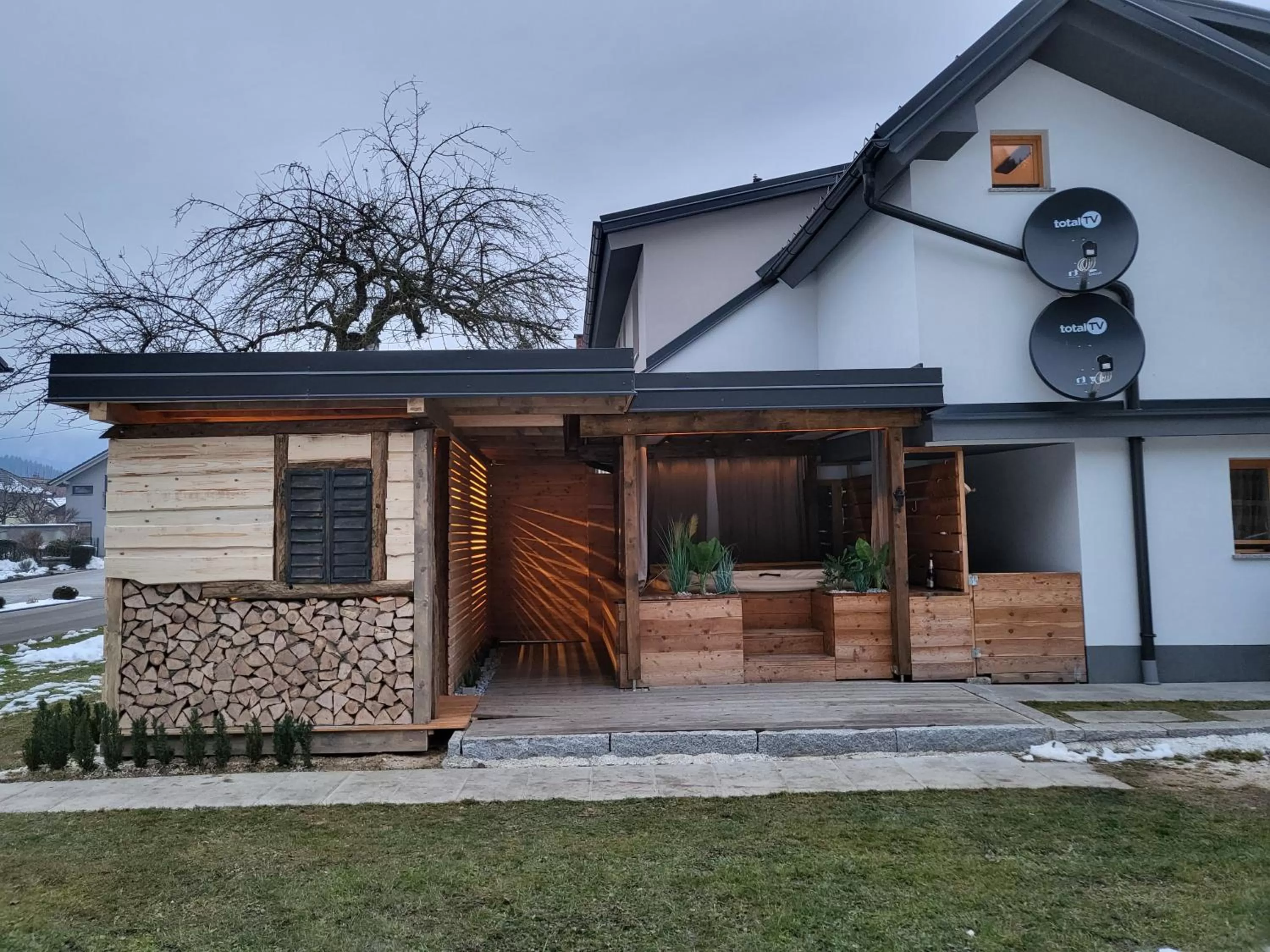 Hot Tub, Property Building in Hiša stare mame