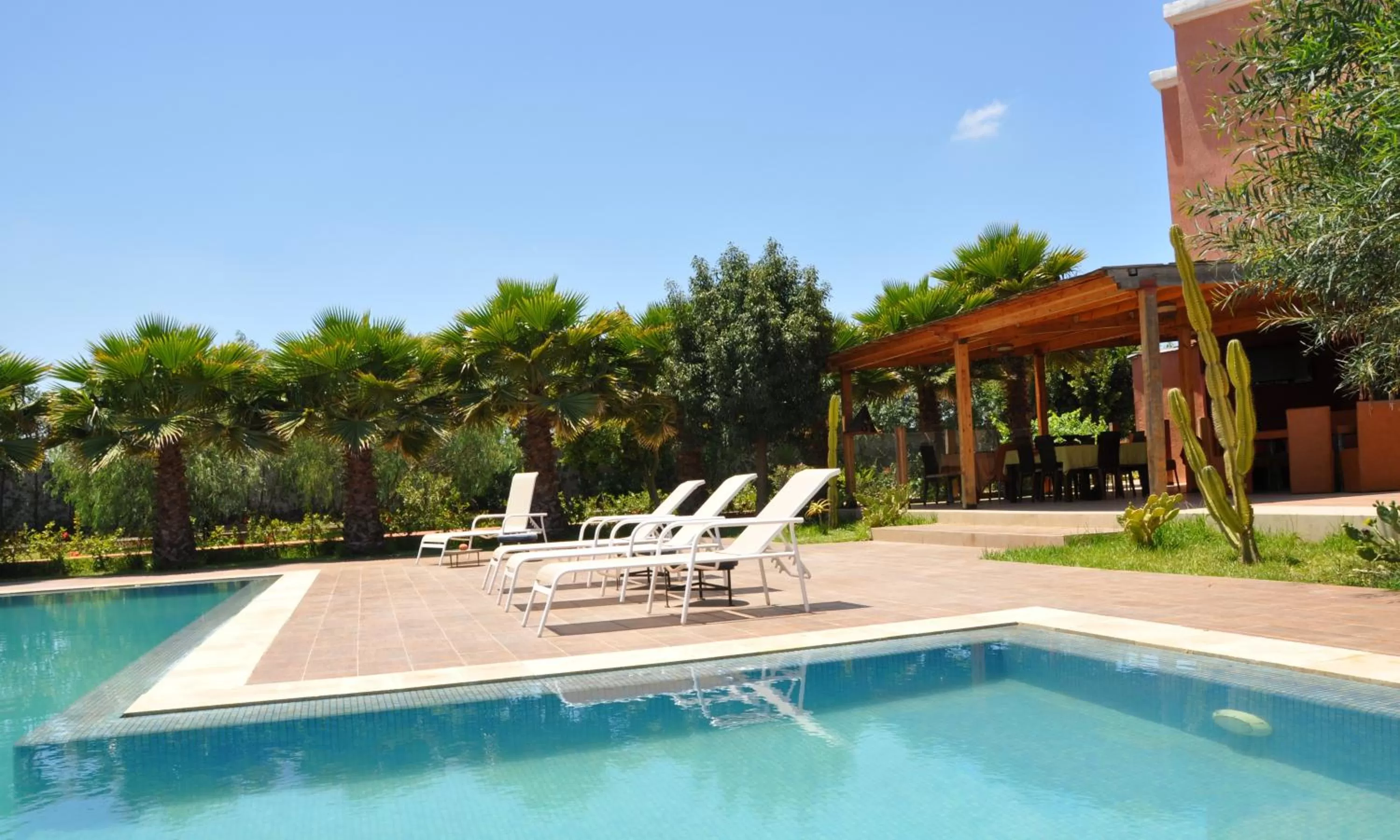 Property building, Swimming Pool in Riad Hamdani