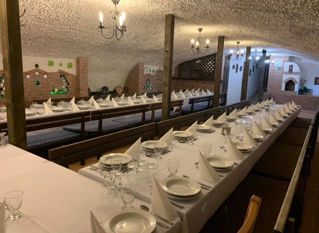 Restaurant/Places to Eat in Liza Aqua & Conference Hotel