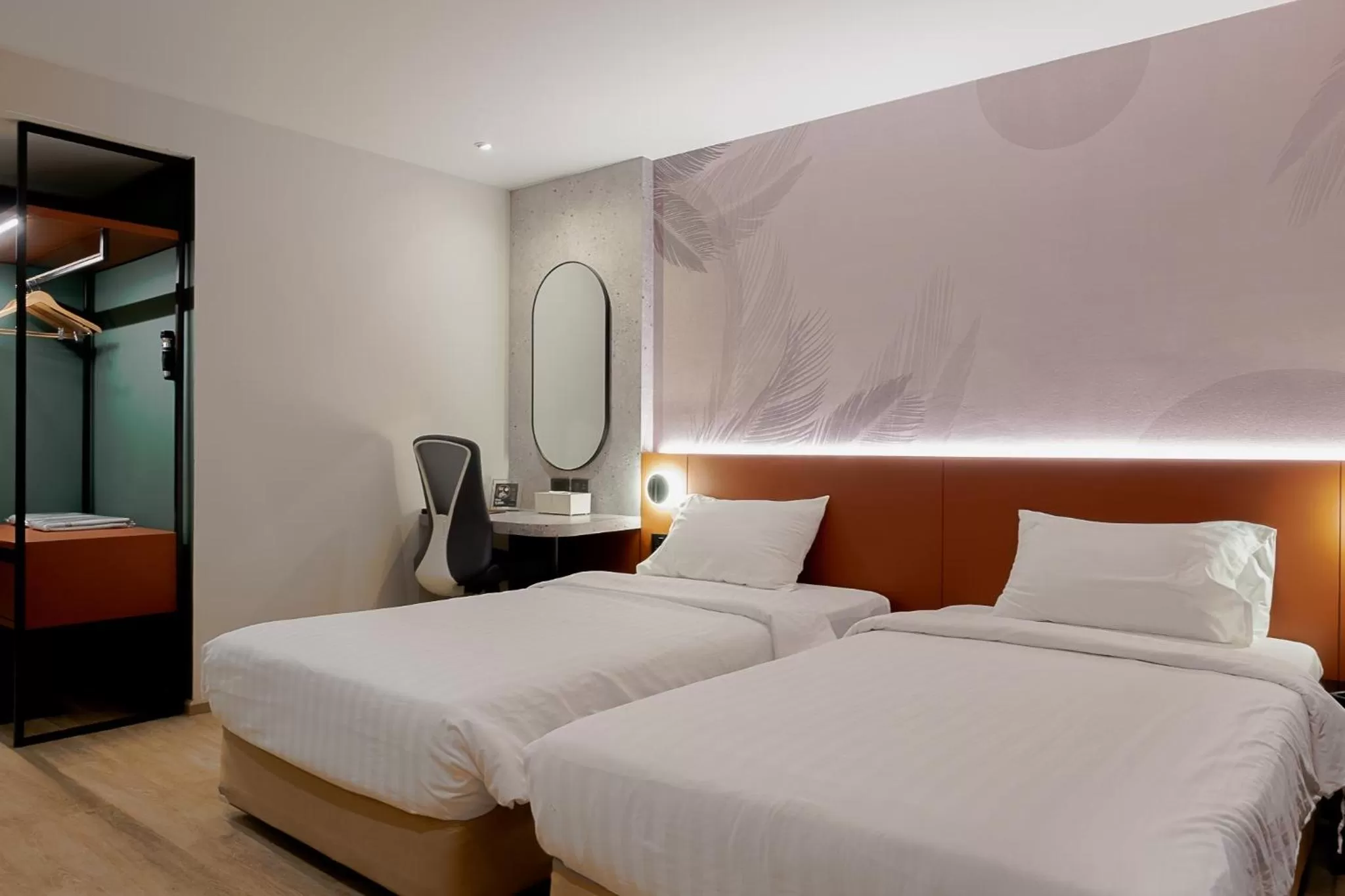 Bed in Buri Sriphu Hotel