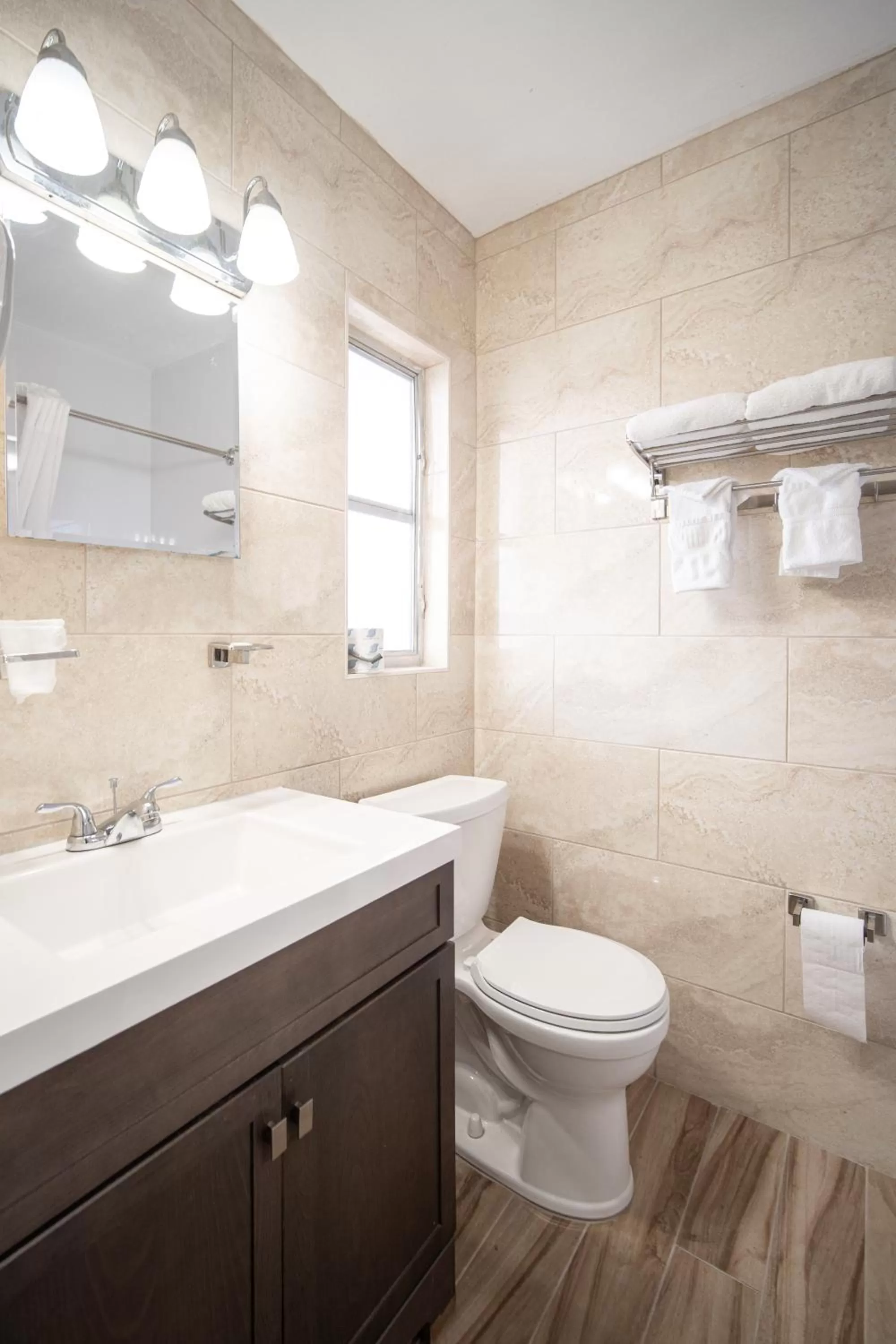 Bathroom in Island Sun Inn & Suites - Venice, Florida Historic Downtown & Beach Getaway