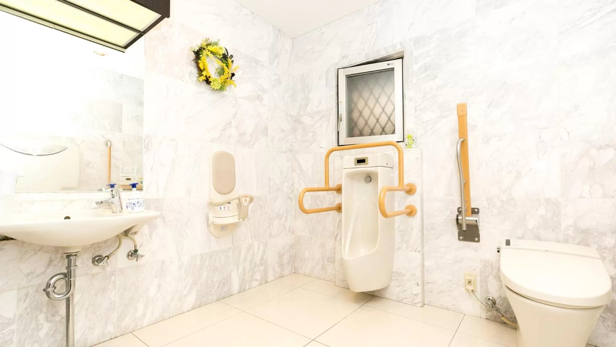 Toilet in Toyoko Inn Kagoshima chuo eki Higashi guchi