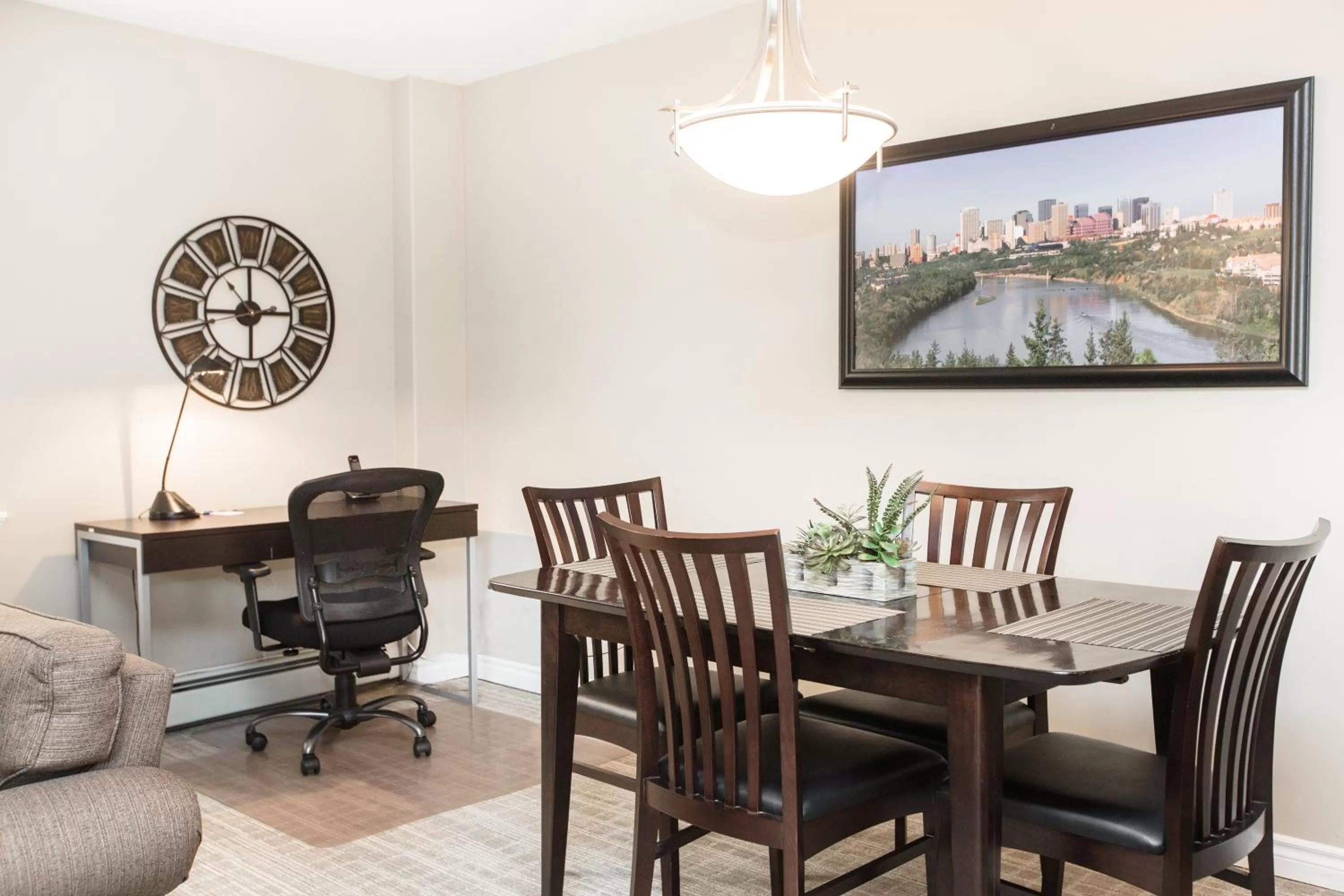Dining area in Canterra Suites Hotel
