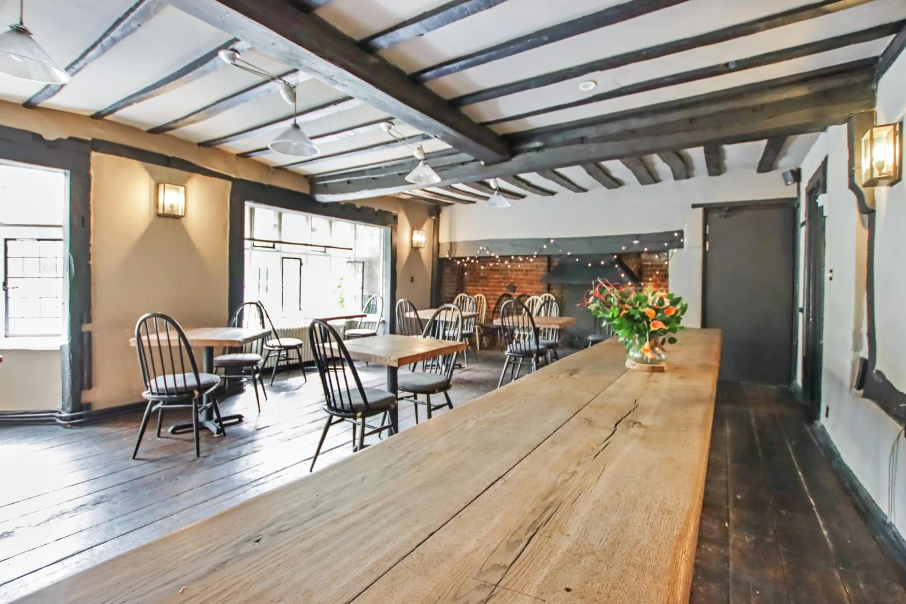 Restaurant/places to eat in The Crown