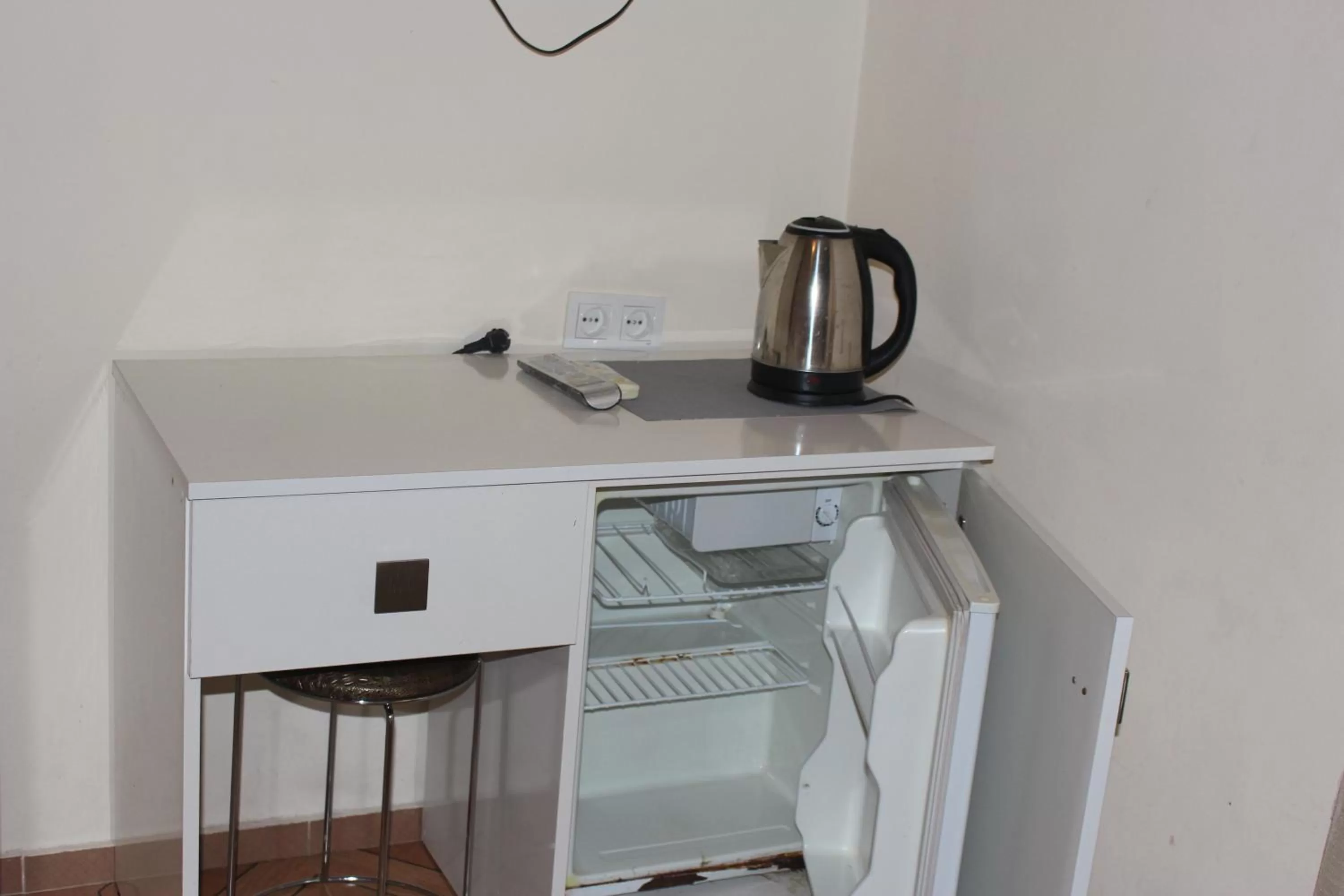 Coffee/tea facilities, Kitchen/Kitchenette in IRISE