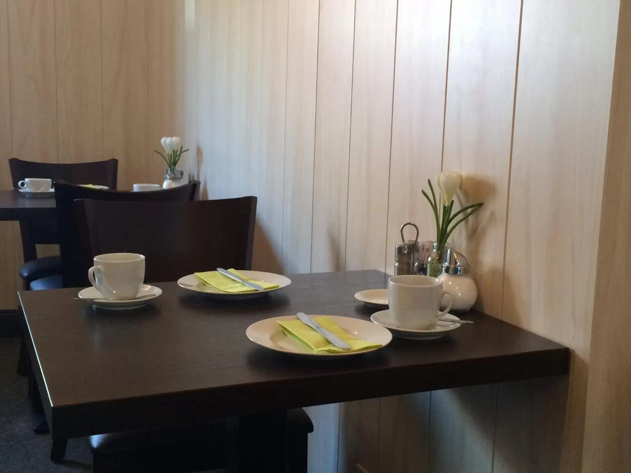 Restaurant/places to eat in Hotel Imperial