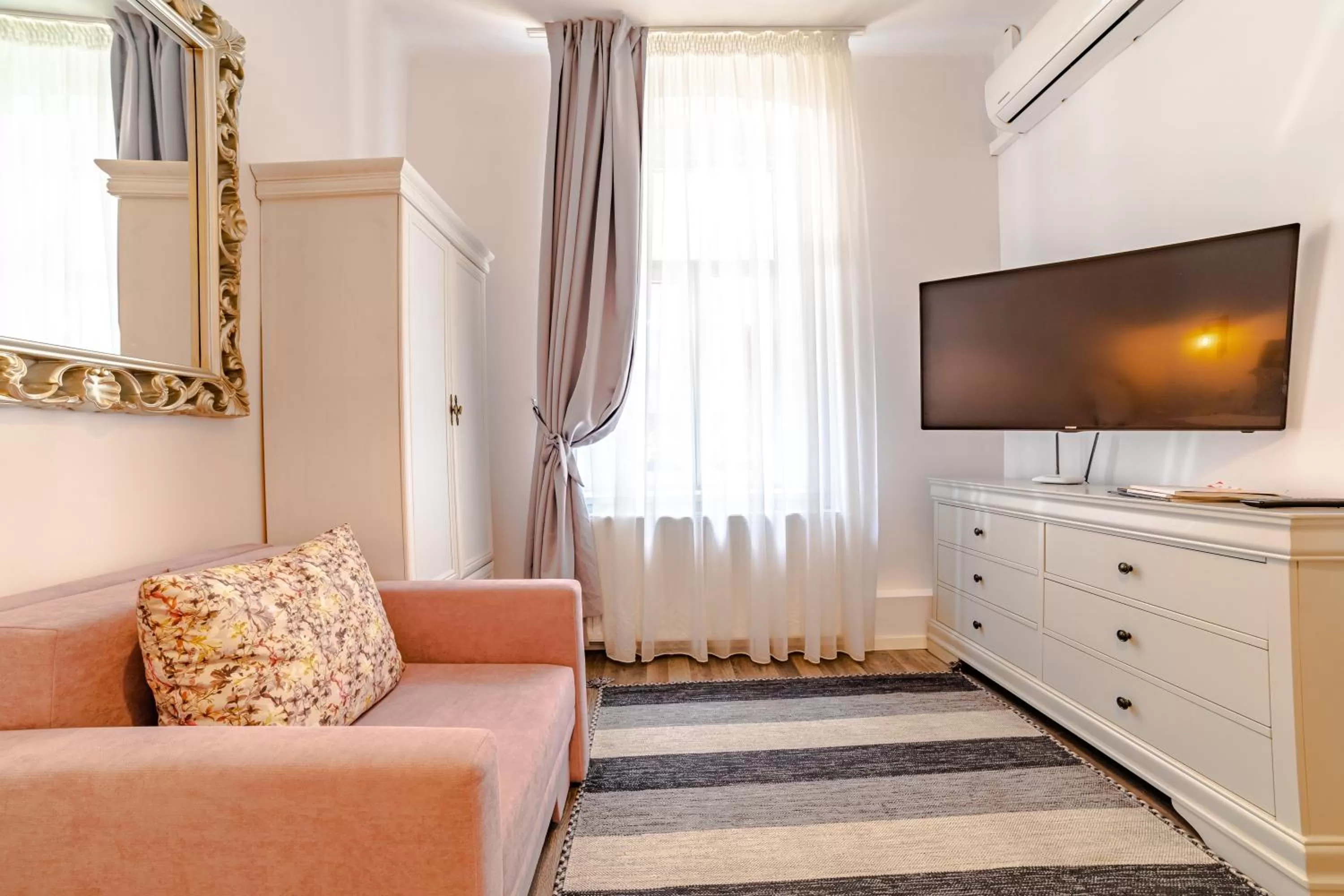 Living room, TV/Entertainment Center in ALBERT RESIDENCE with PARKING