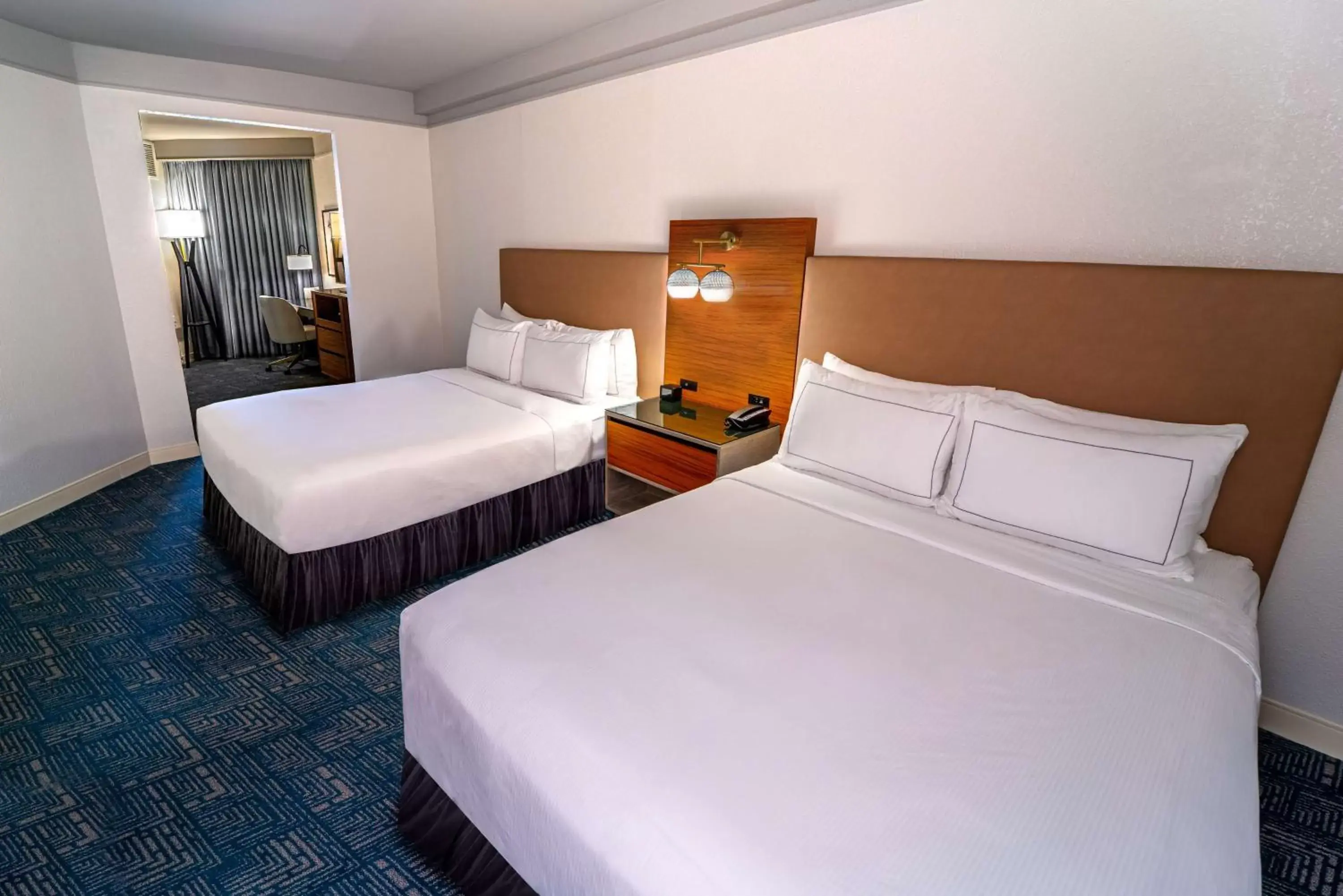 Queen Suite with Two Queen Beds and Sofa Bed in DoubleTree by Hilton Tampa Rocky Point Waterfront Queen Suite with Two Queen Beds and Sofa Bed in DoubleTree by Hilton Tampa Rocky Point Waterfront