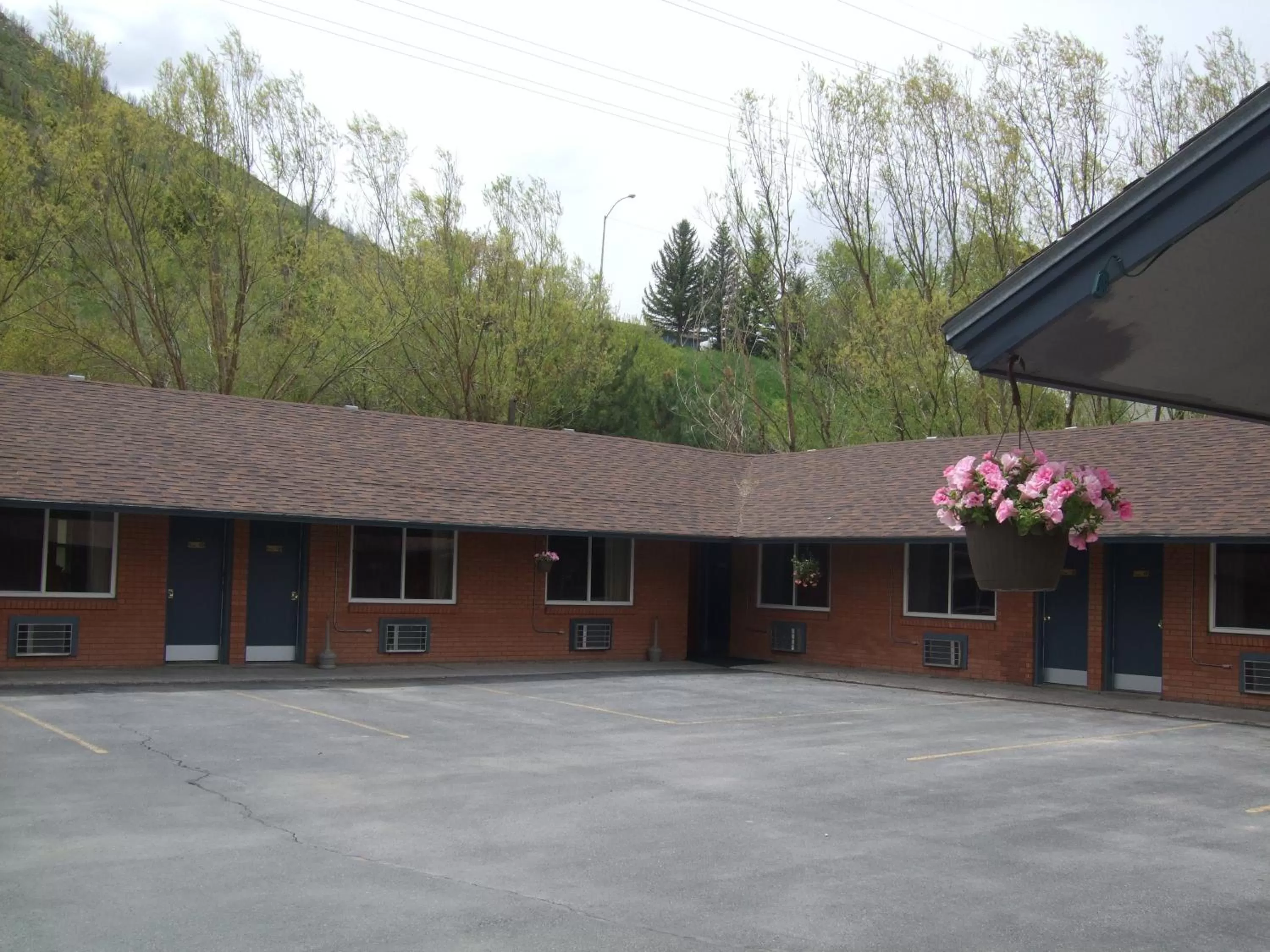 Property building in Lava Spa Motel & RV