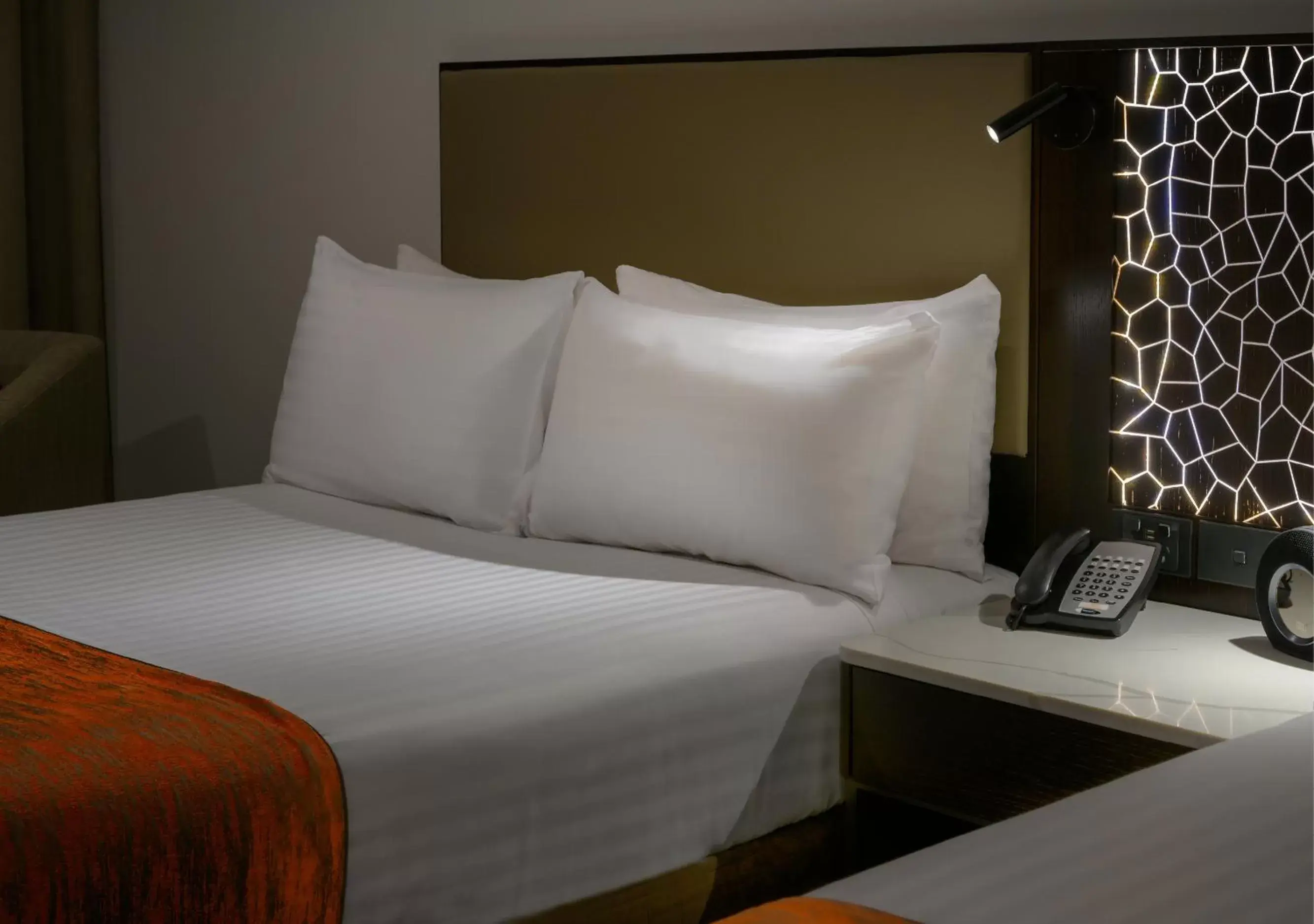 Twin Room with Harbor View in Hotel Grand Chancellor Hobart Twin Room with Harbor View in Hotel Grand Chancellor Hobart