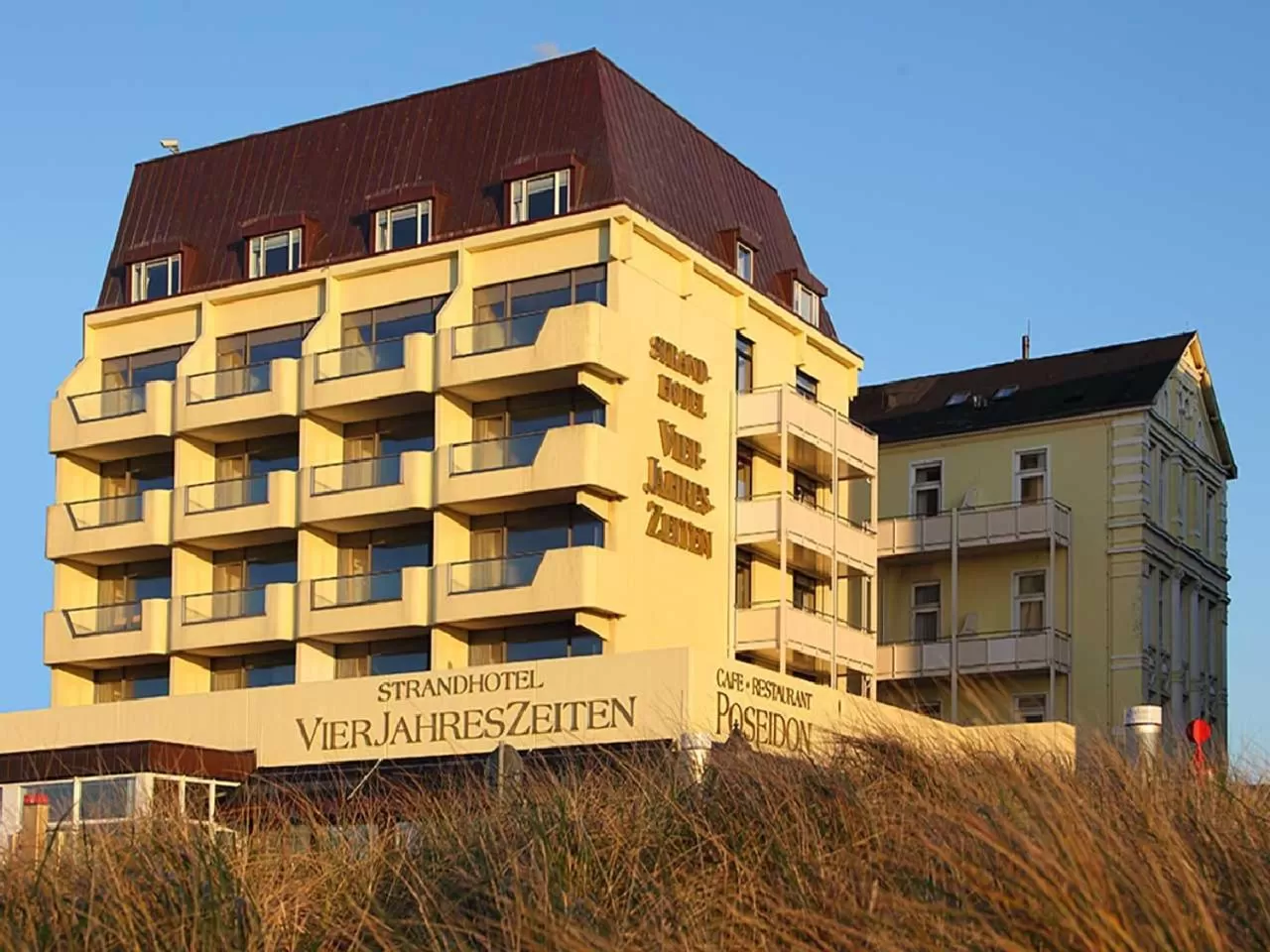 Facade/entrance, Property Building in Strandhotel VierJahresZeiten