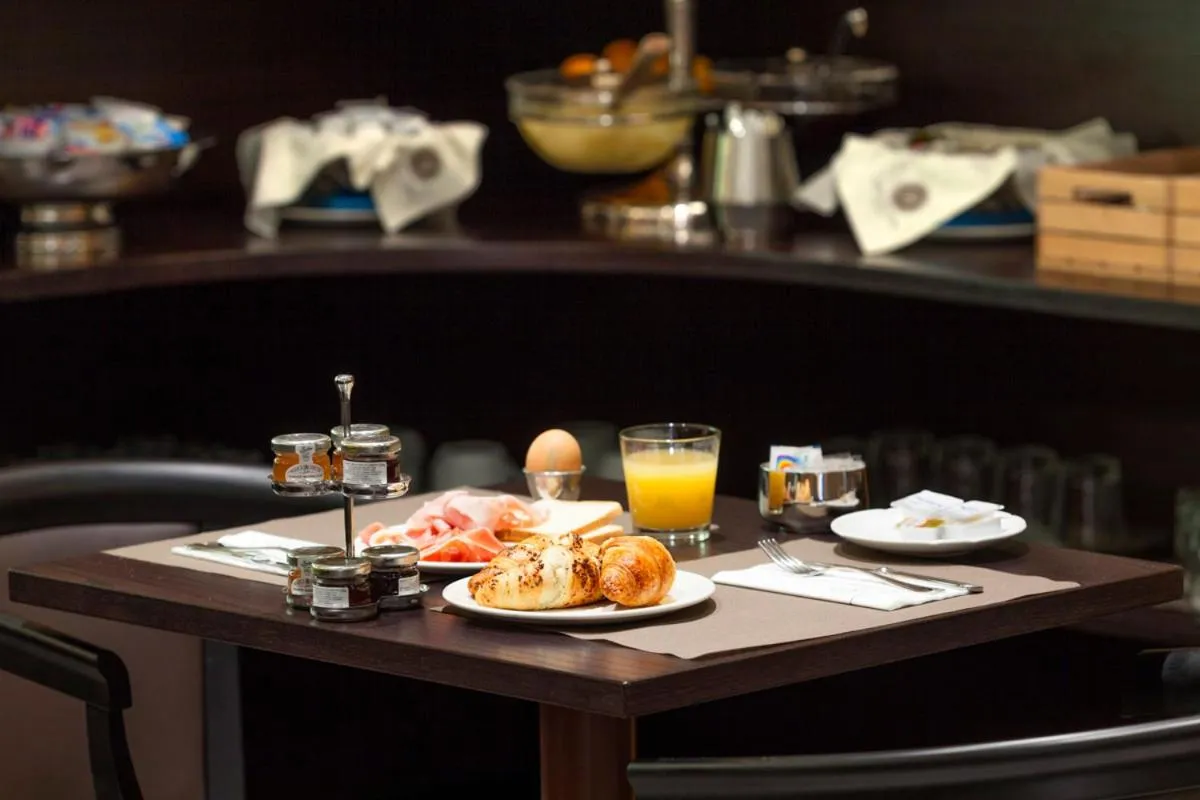 Breakfast in Hotel Mentana, by R Collection Hotels