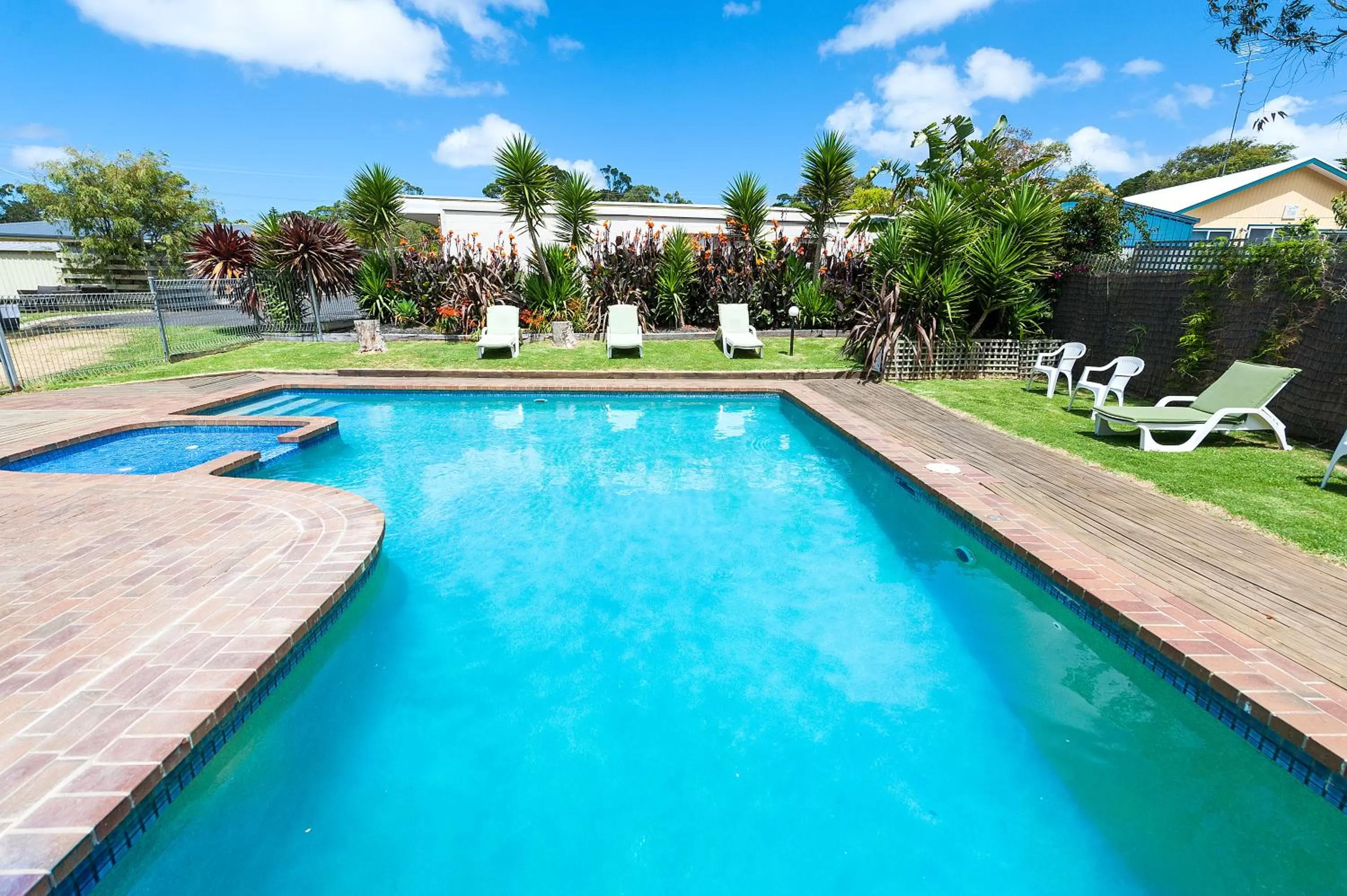 Swimming pool in Motel Marengo